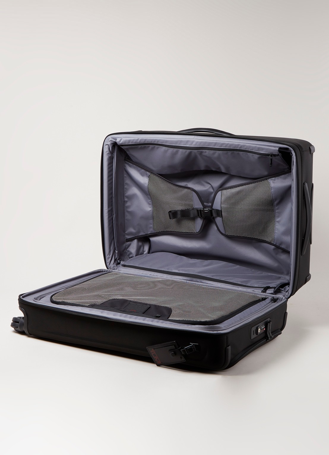 TUMI Alpha 3 Medium Trip vergrootbare spinner 73 cm  - detail 3 zwart