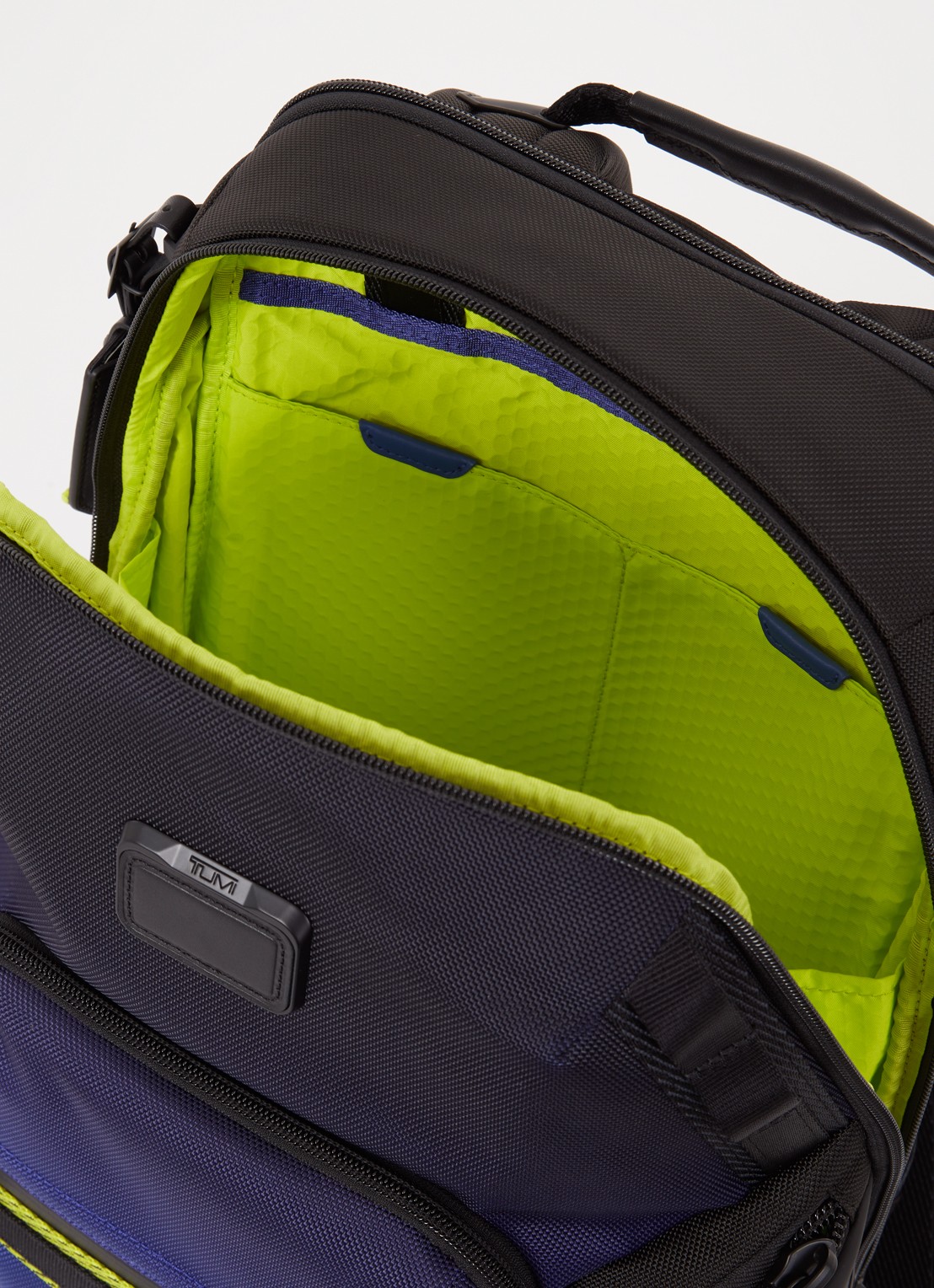 TUMI Alpha Bravo Navigation rugzak met 15 inch laptopvak - detail 2 zwart