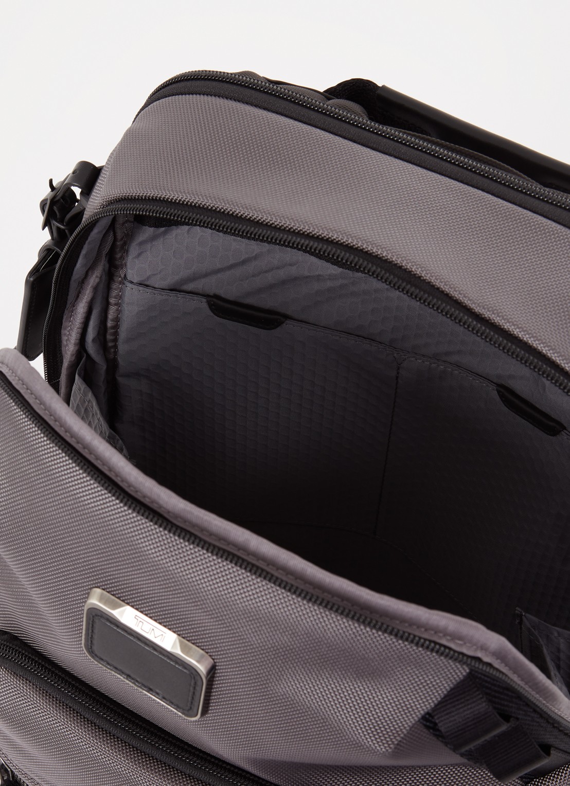 TUMI Alpha Bravo Navigation rugzak met 15 inch laptopvak - detail donkergrijs