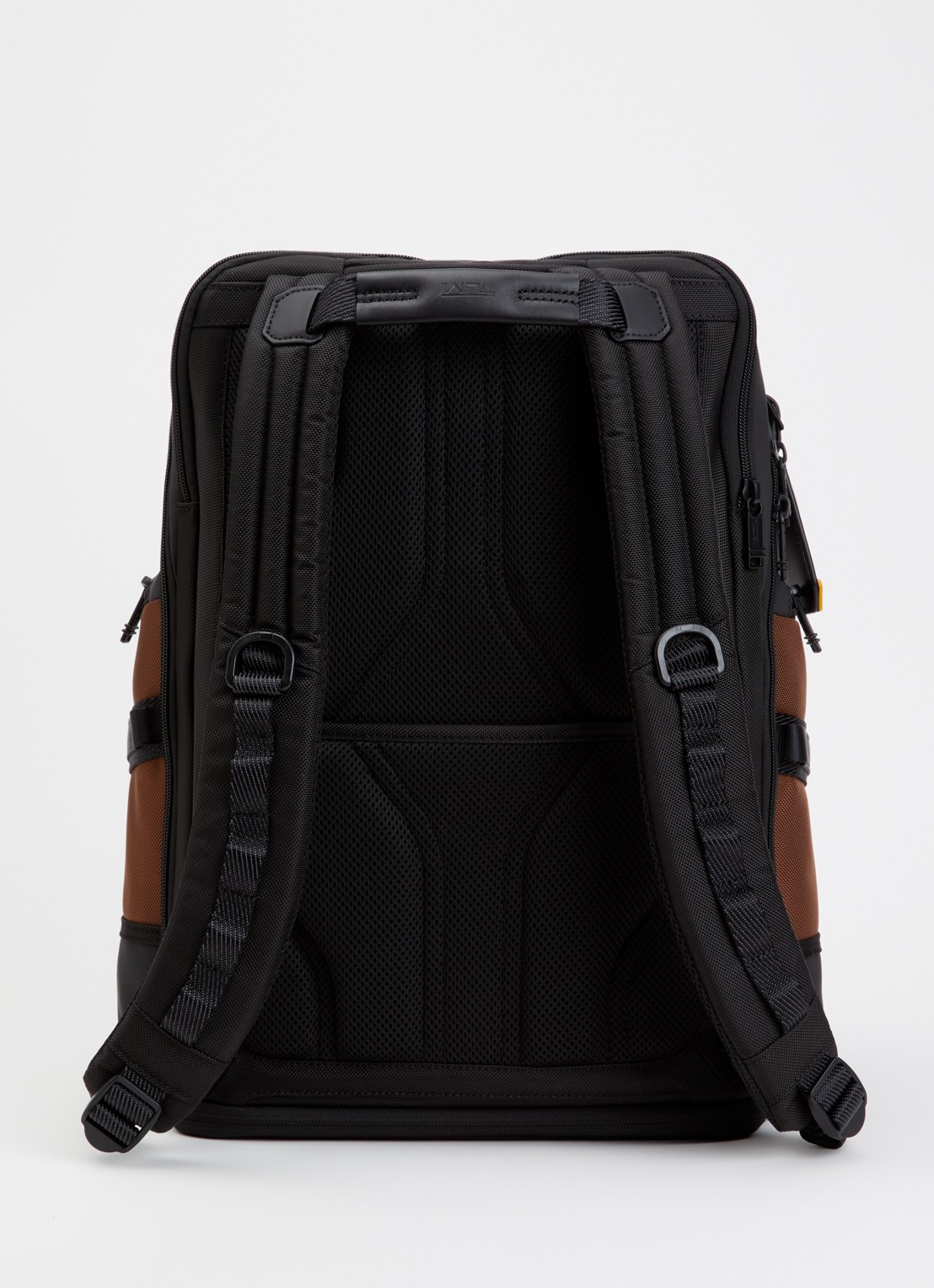 TUMI Alpha Bravo Nomadic rugzak met 15 inch laptopvak  - achterkant zwart