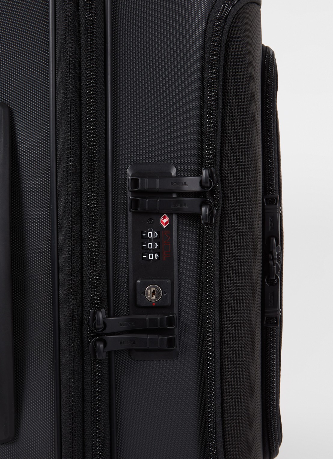 TUMI Alpha Hybrid Medium vergrootbare spinner 73,5 cm - detail 2 zwart