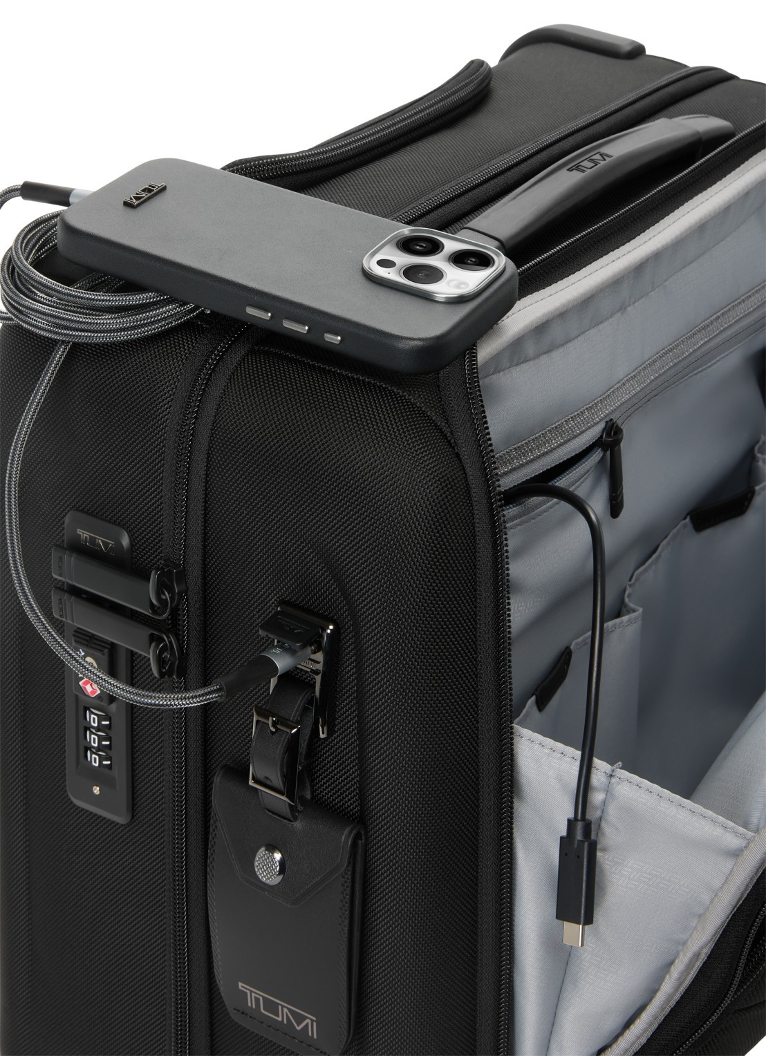 TUMI Alpha spinner 40 cm - detail zwart