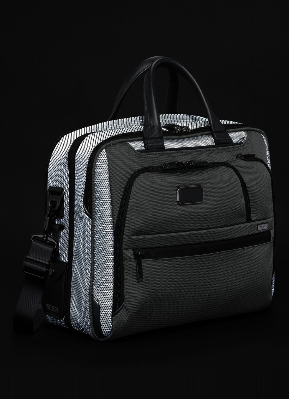 TUMI Alpha vergrootbare businesstas met 15 inch laptopvak - detail 4 grijs