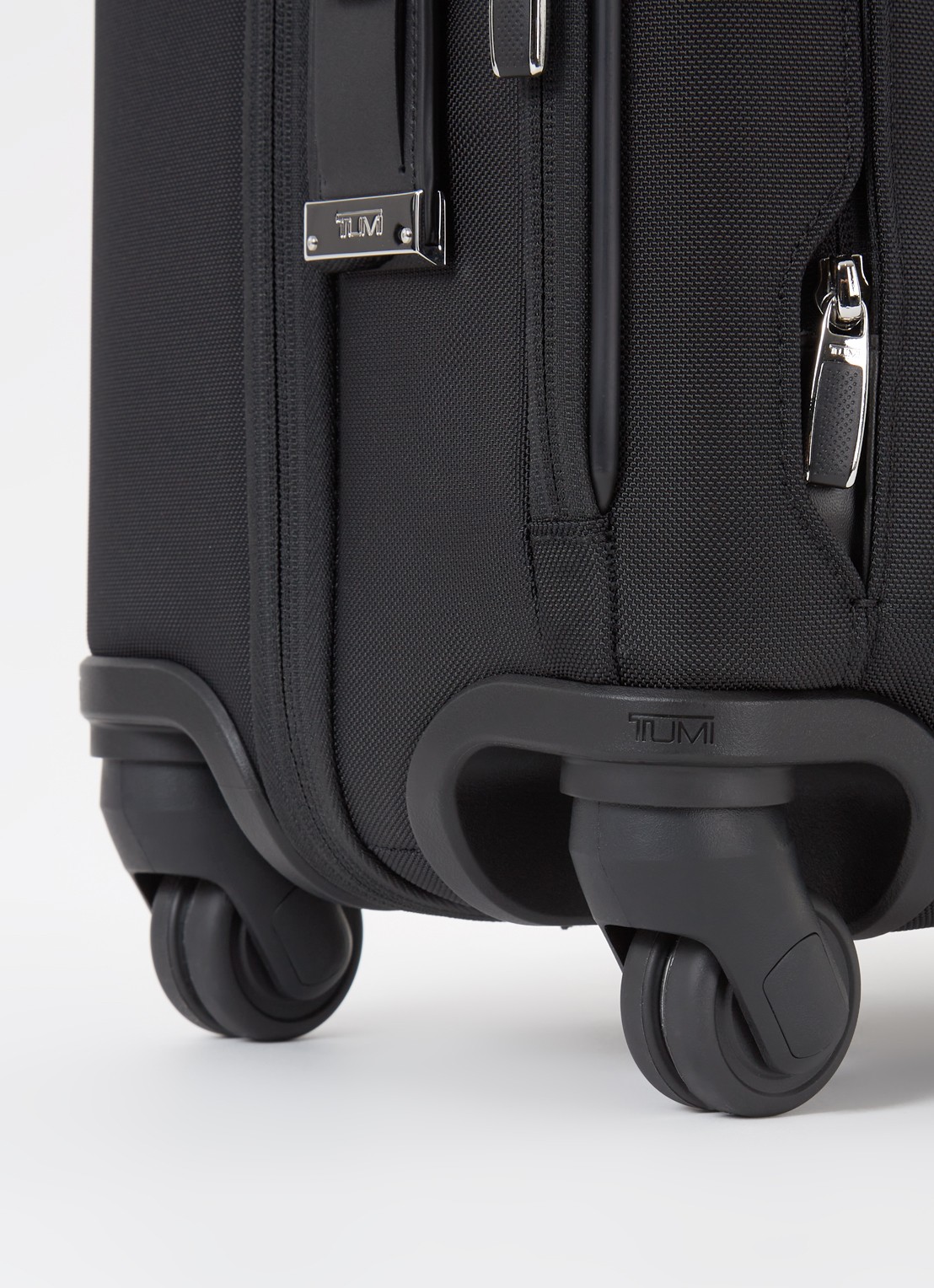 TUMI Arrivé Compact spinner 39,5 cm met 15 inch laptopvak - detail zwart