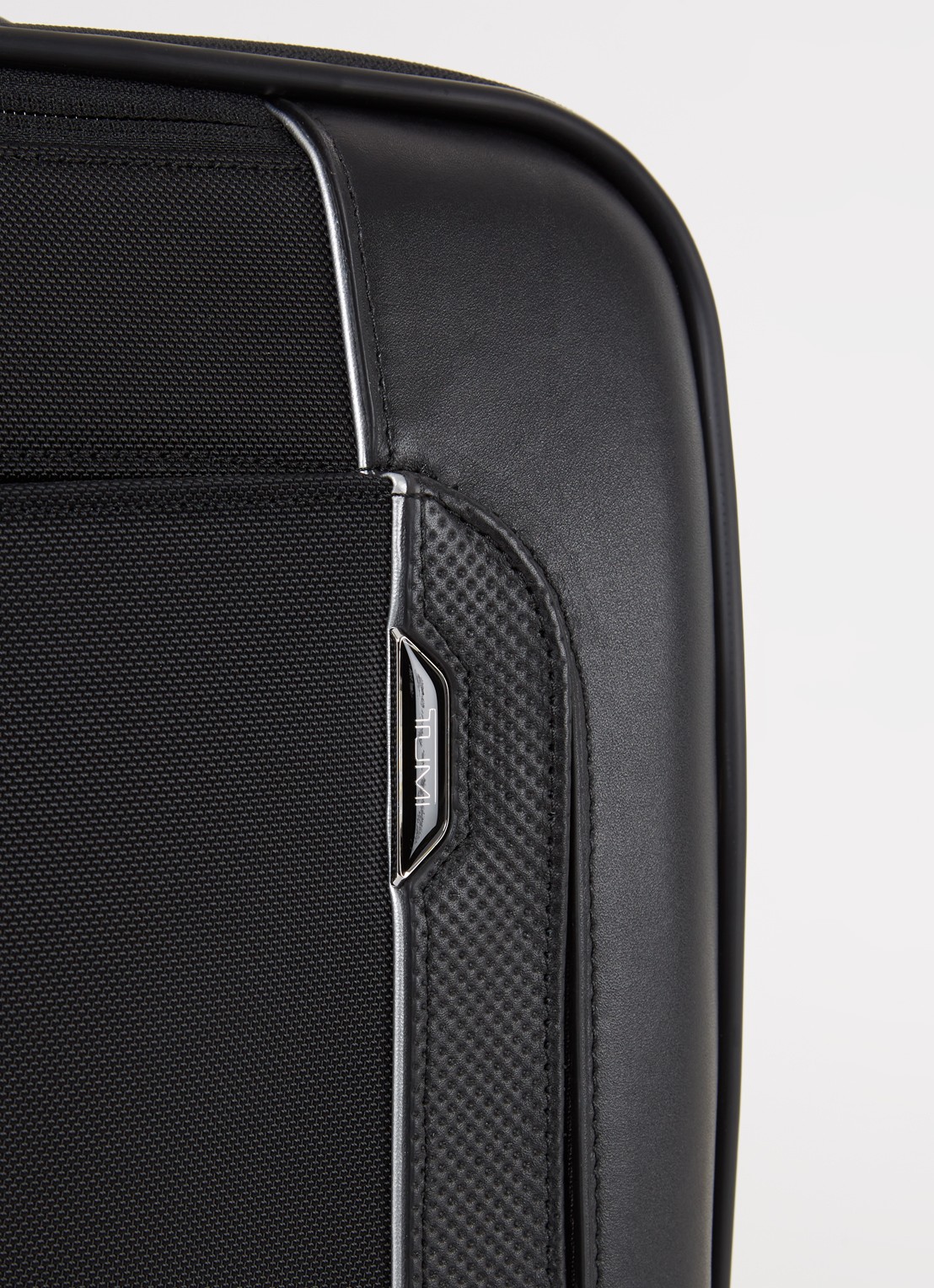 TUMI Arrivé Compact spinner 39,5 cm met 15 inch laptopvak - detail 3 zwart