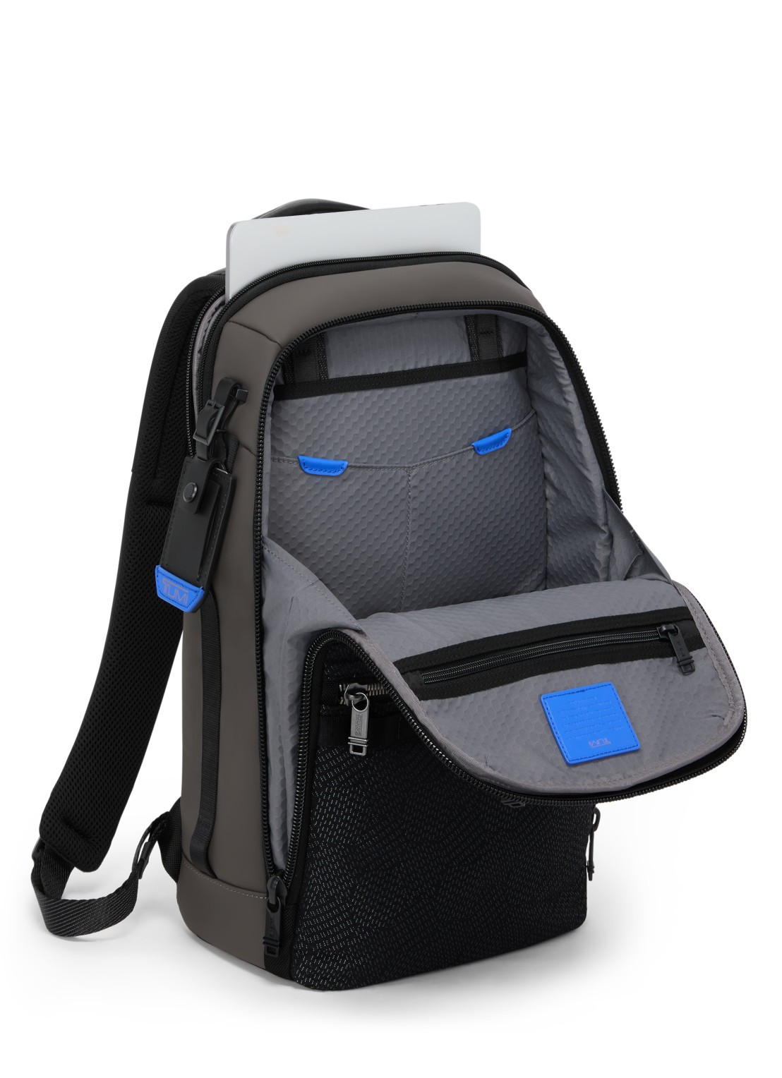 TUMI Dynamic rugzak met 16 inch laptopvak - voorkant 4 zwart