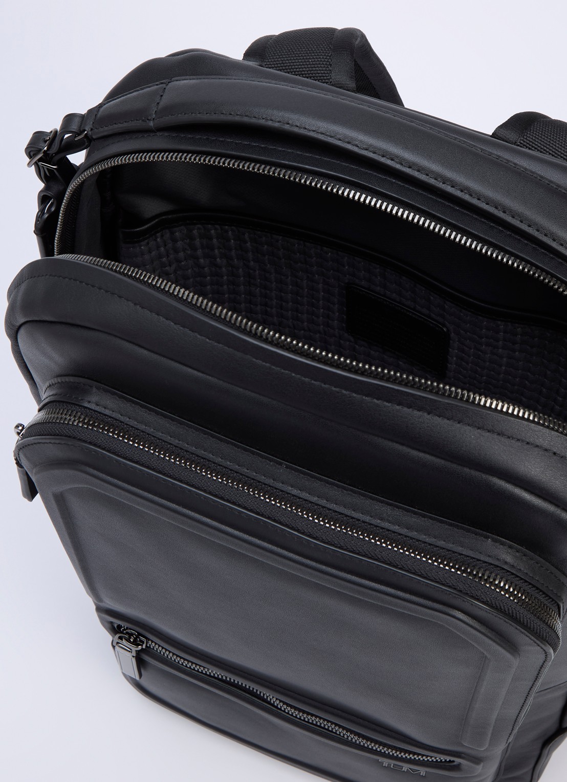 TUMI Harrison Bradner rugzak met leren details en 14 inch laptopvak - detail 2 zwart
