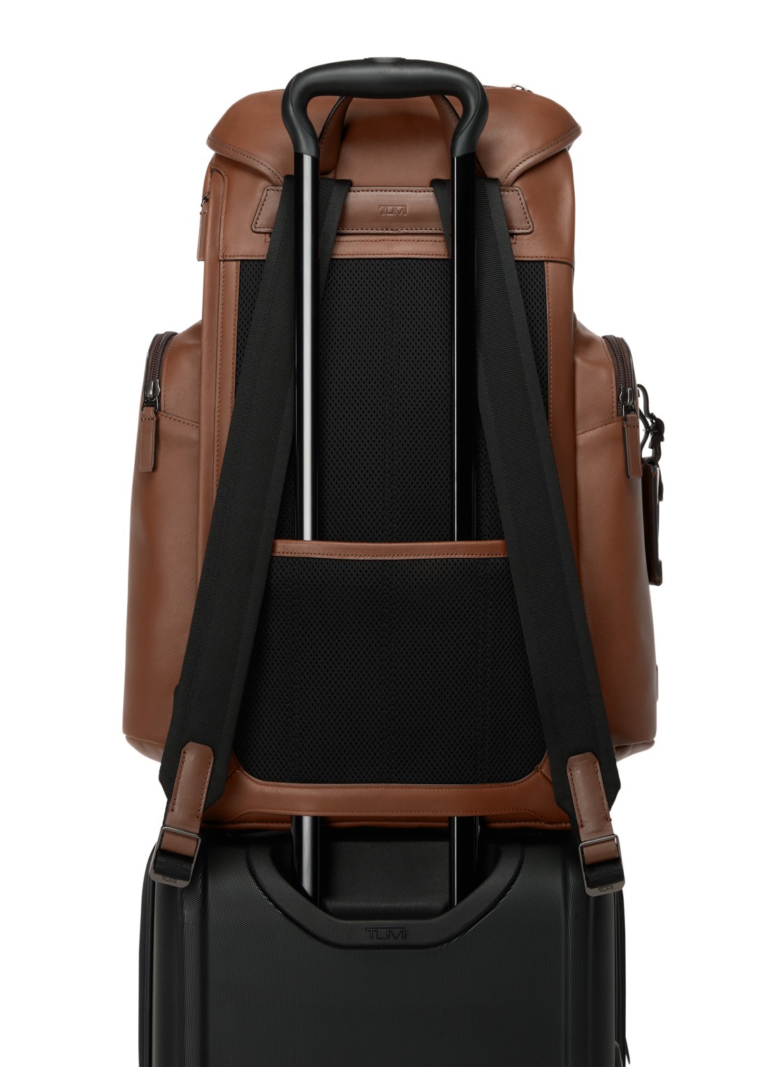 TUMI Harrison Griffen rugzak van leer - detail 3 cognac