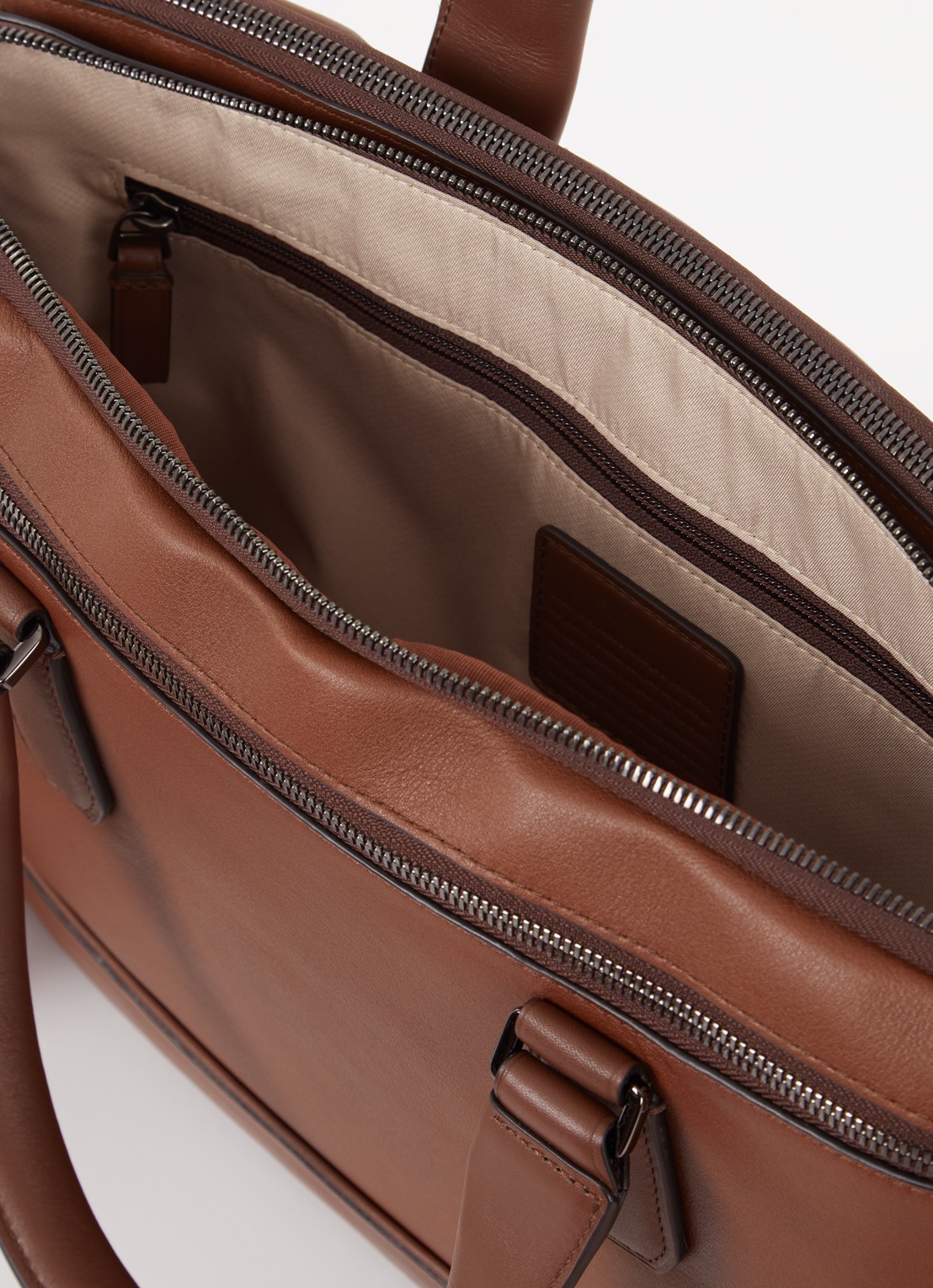 TUMI Harrison Sycamore businesstas met 13 inch laptopvak - detail 2 cognac