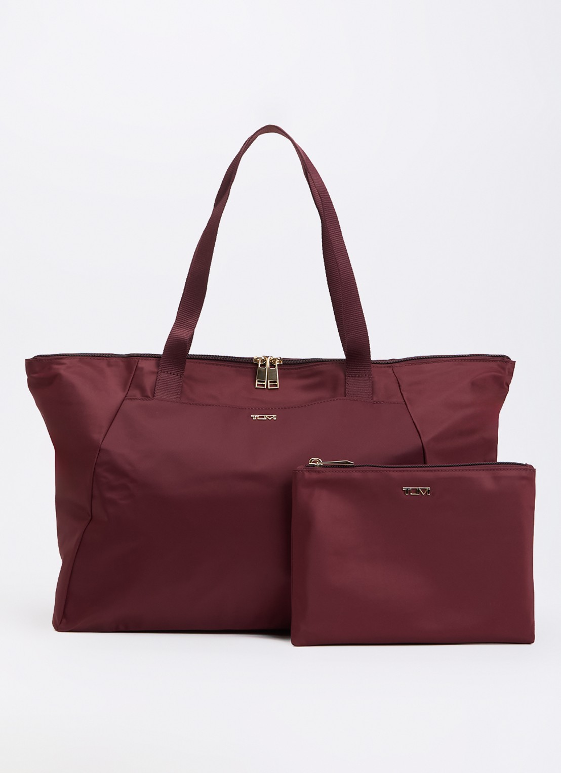 TUMI Just In Case Medium schoudertas met uitneembaar etui - voorkant 6 bordeauxrood