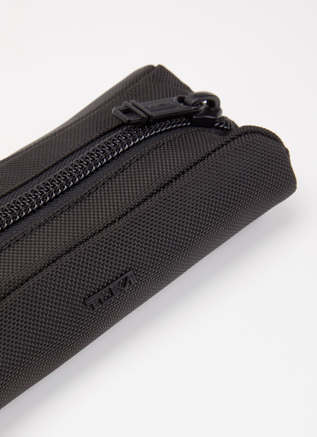 TUMI Pennenetui met logo - detail 3 zwart
