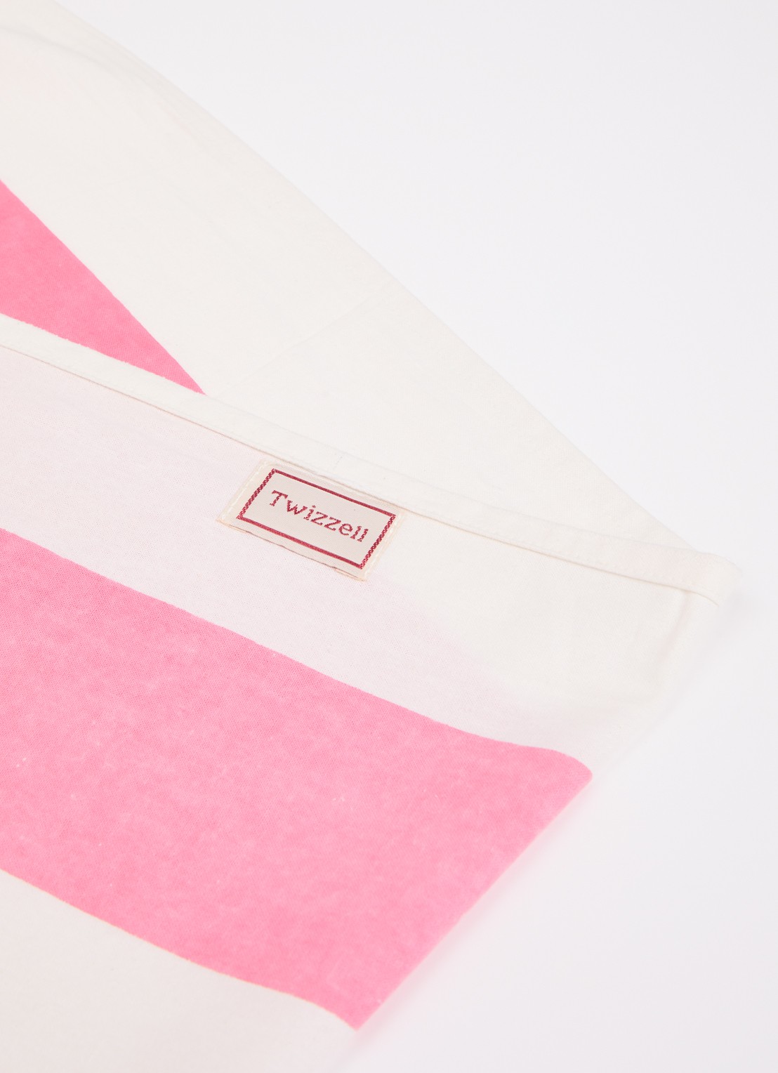 Twizzell Pink & White tafelkleed van katoen 3 x 1,7 meter  - voorkant 2 roze