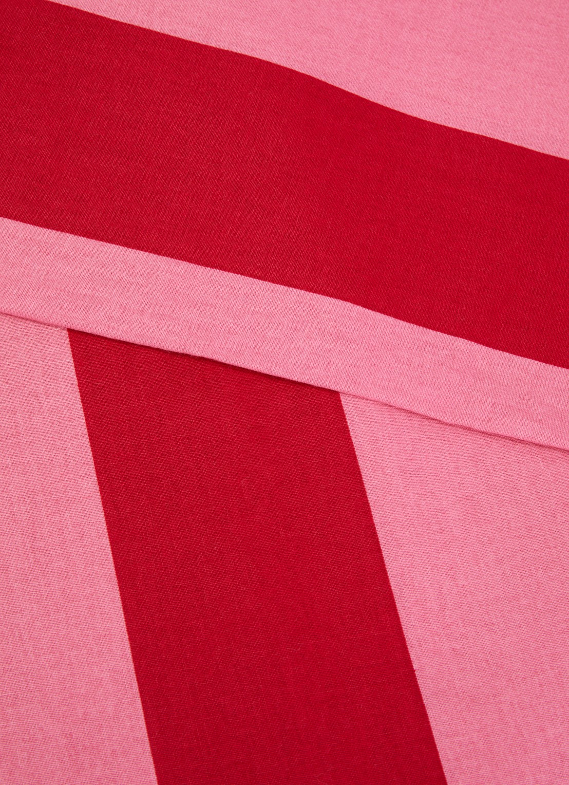Twizzell Red and pink tafelkleed van katoen 3 x 1,8 meter  - voorkant 2 rood