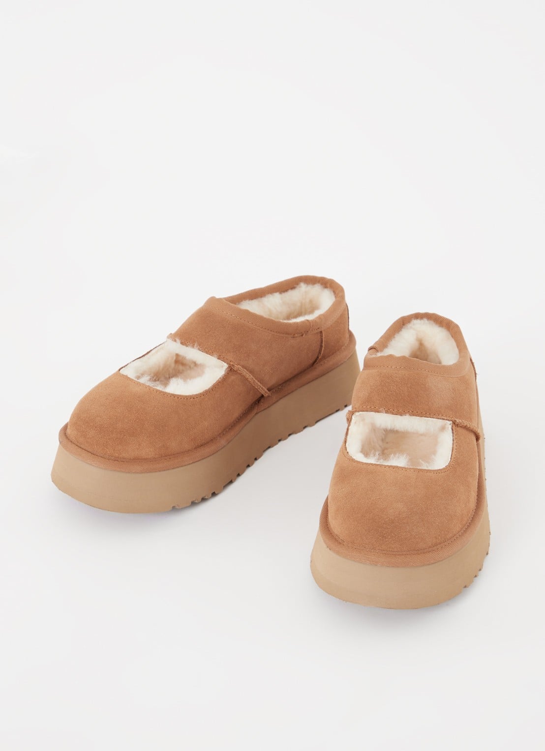 UGG Bea Mary Jane instapper van suède - detail 3 kastanjebruin
