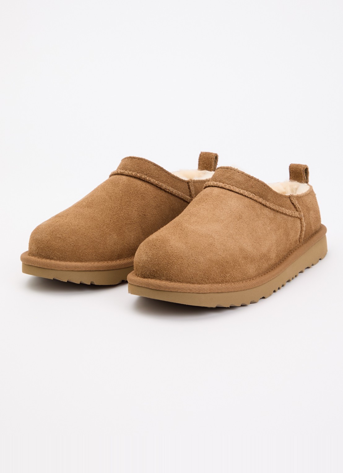 UGG Classic Micro instapper van suède - voorkant 3 hazelnootbruin