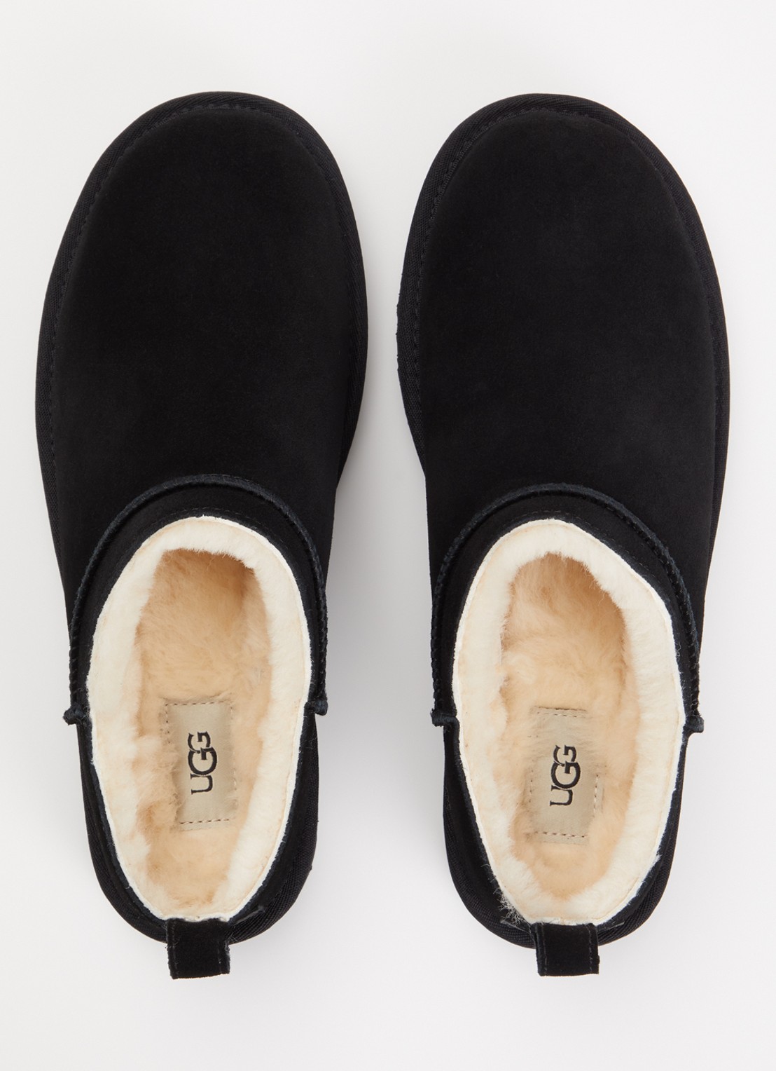 UGG Classic Micro instapper van suède - detail 2 zwart