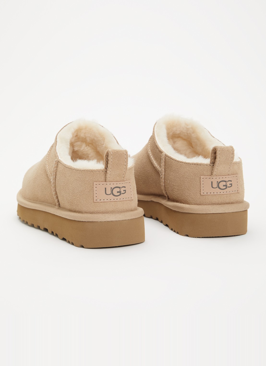 UGG Classic Micro instapper van suède - achterkant 4 donkerbeige