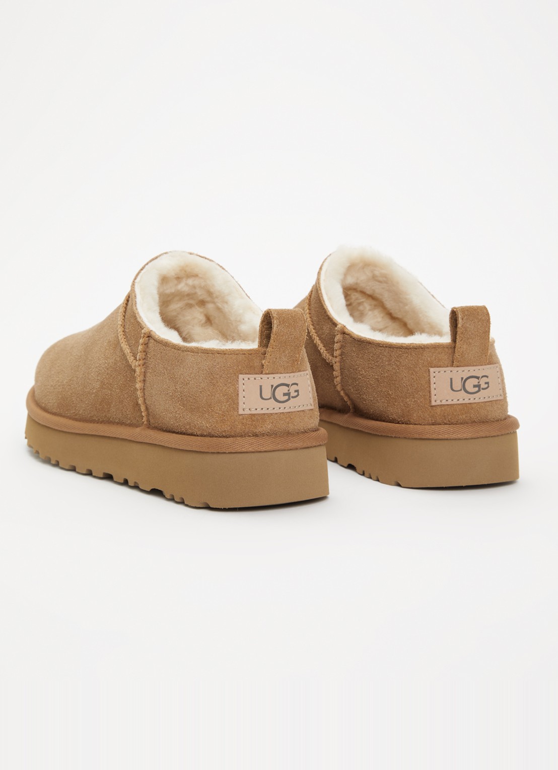 UGG Classic Micro instapper van suède - achterkant roestbruin
