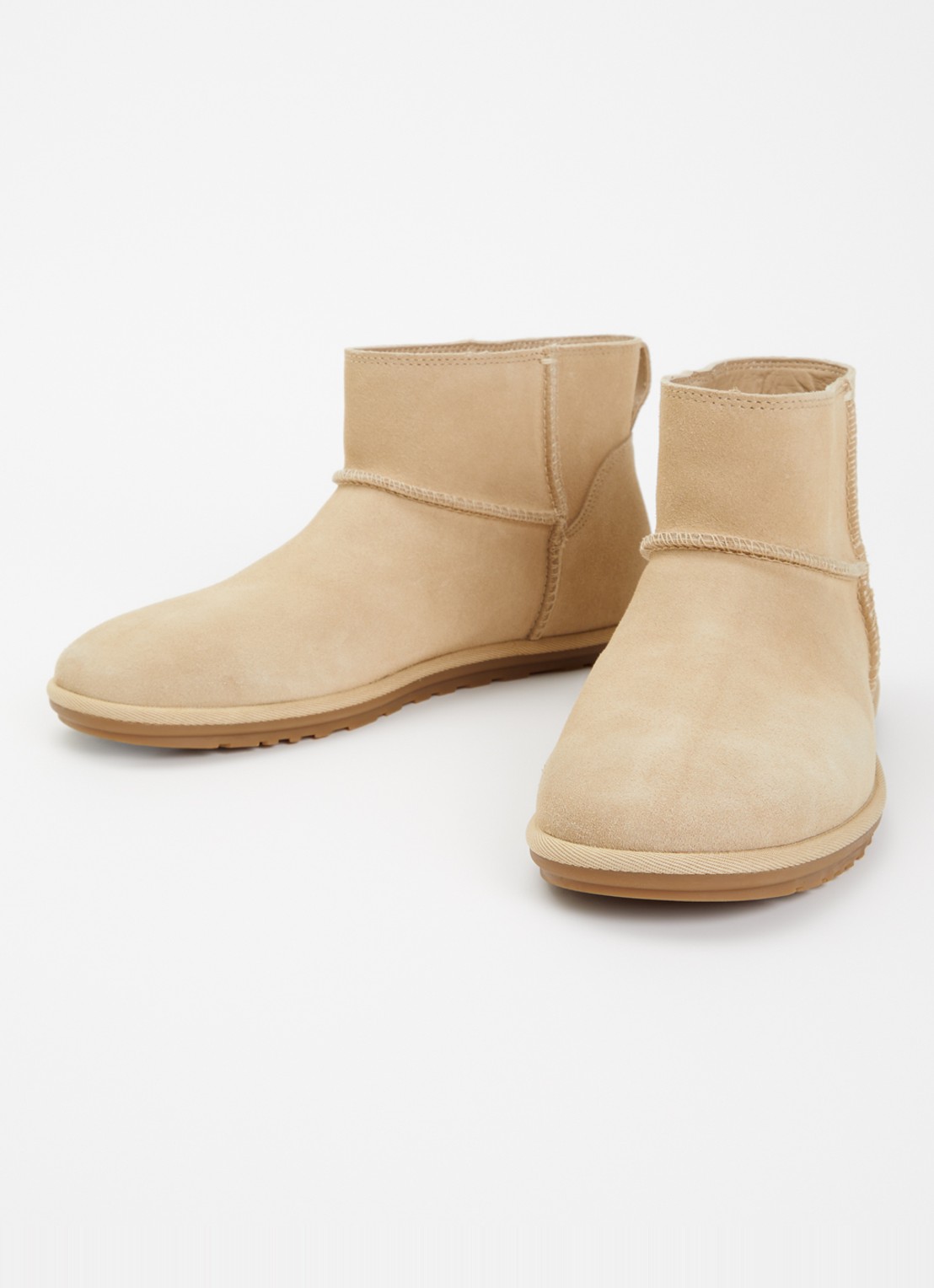 UGG Classic Mini Deconstructed enkellaarsje van suède - detail 3 beige