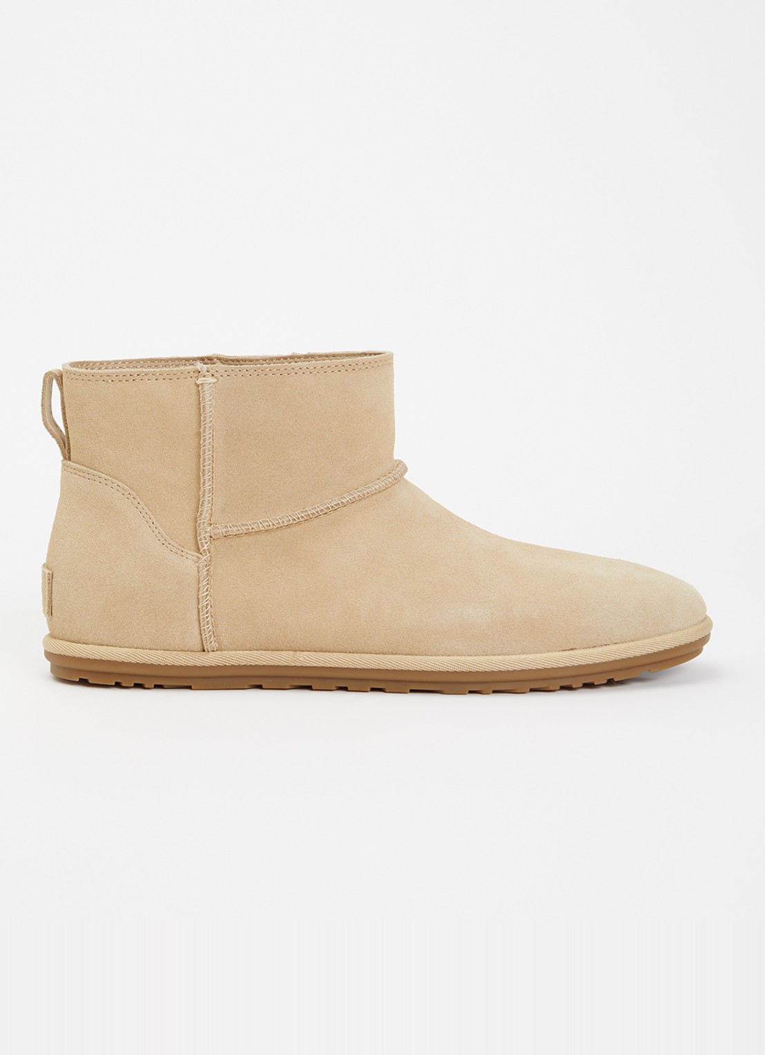 UGG Classic Mini Deconstructed enkellaarsje van suède - voorkant beige