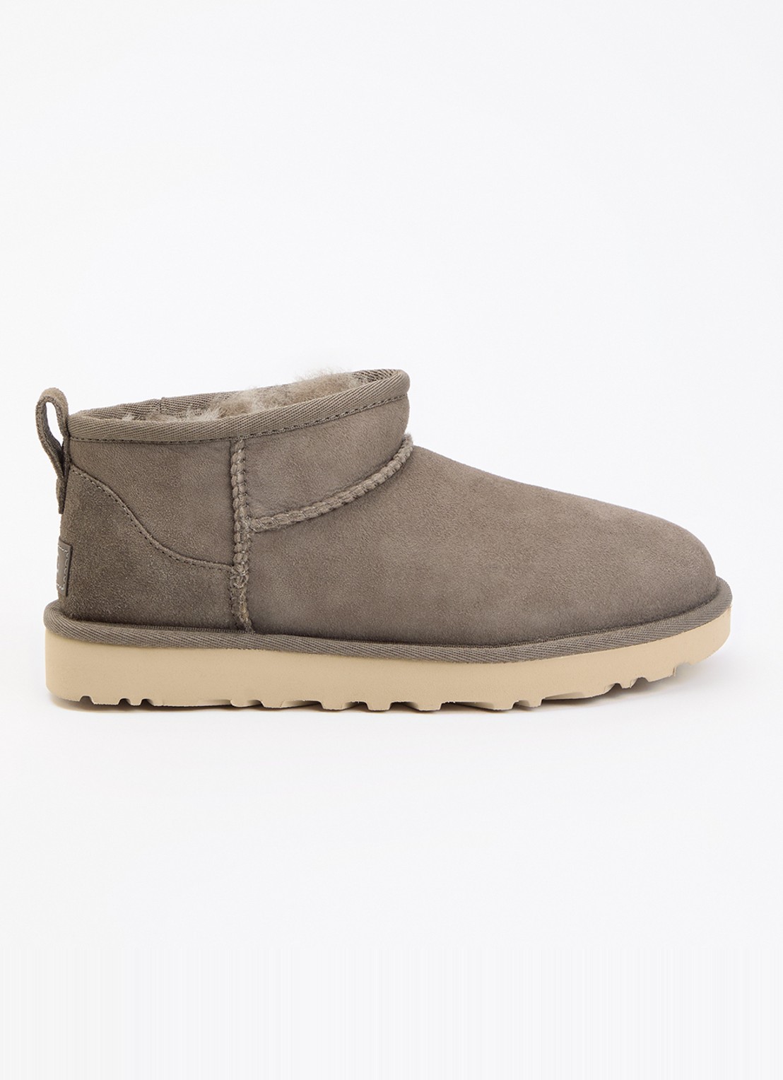 UGG Classic Ultra Mini enkellaarsje van suède - voorkant taupe