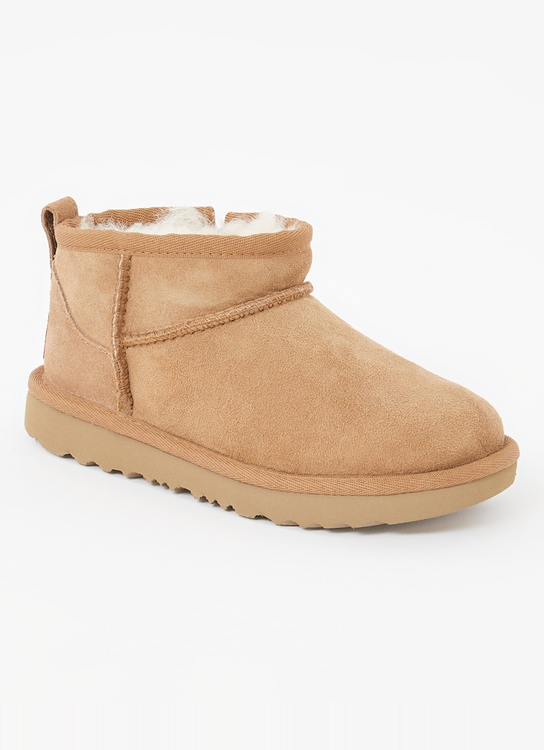 UGG Classic Ultra Mini enkellaarsje van suède - voorkant camel