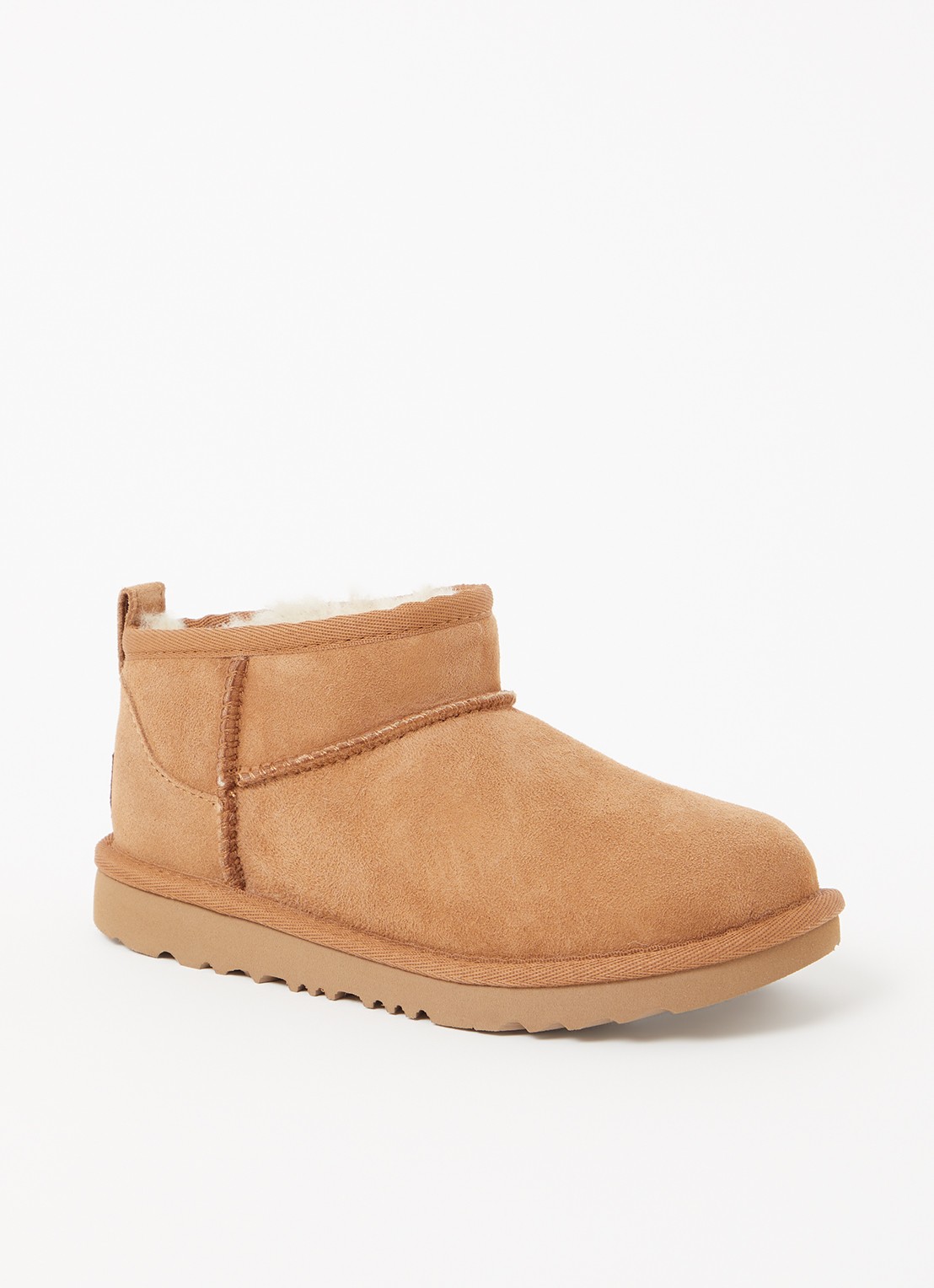 UGG Classic Ultra Mini enkellaarsje van suède - voorkant camel