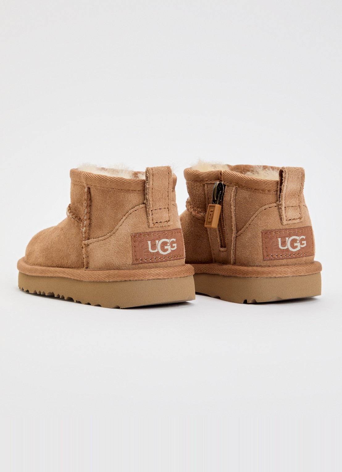 UGG Classic Ultra Mini enkellaarsje van suède - achterkant bruin