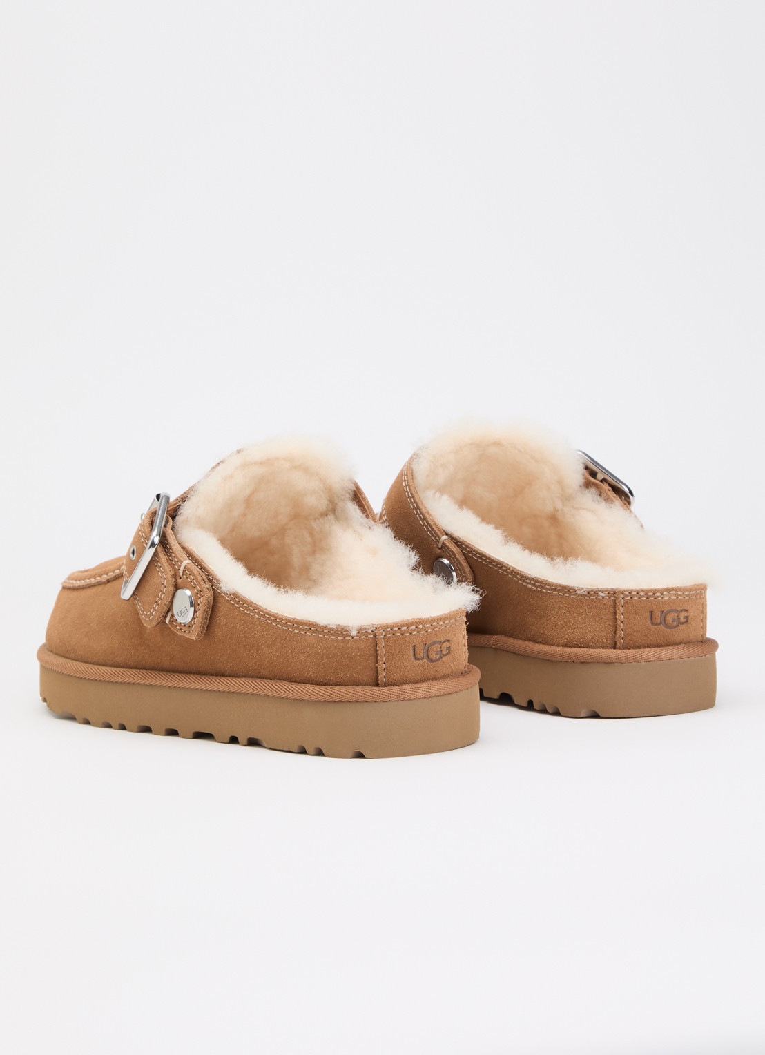 UGG Goldenstar Evelina muiltje van suède met schapenvacht - achterkant 5 camel