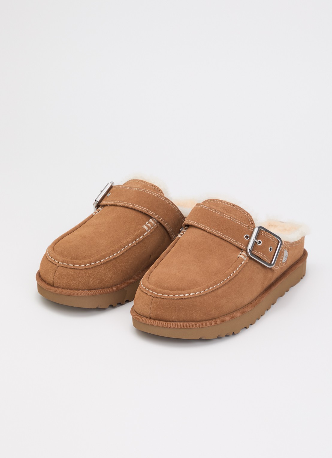 UGG Goldenstar Evelina muiltje van suède met schapenvacht - detail camel