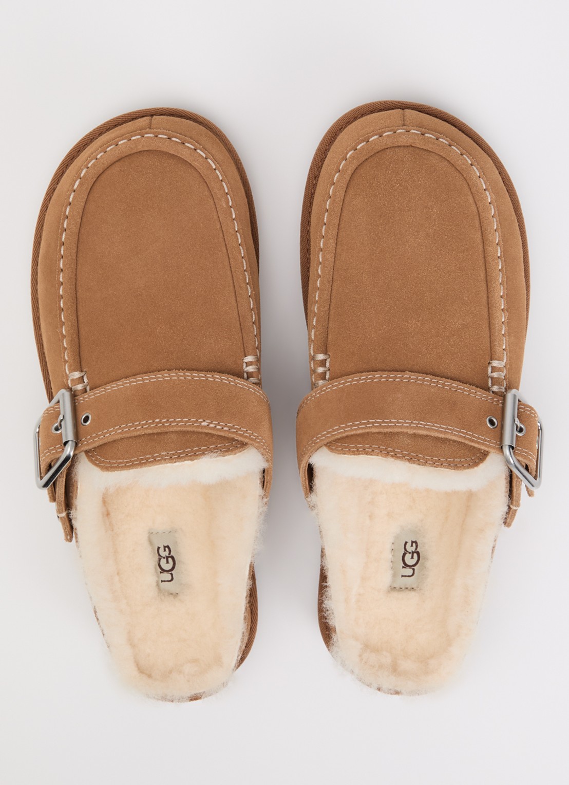 UGG Goldenstar Evelina muiltje van suède met schapenvacht - detail 2 camel