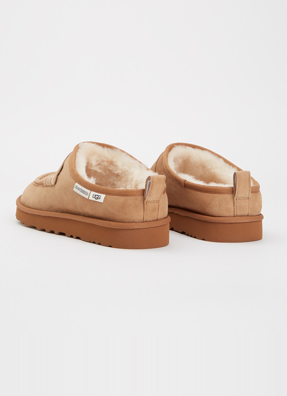 UGG Loafer instapper van lamssuède - achterkant 6 camel