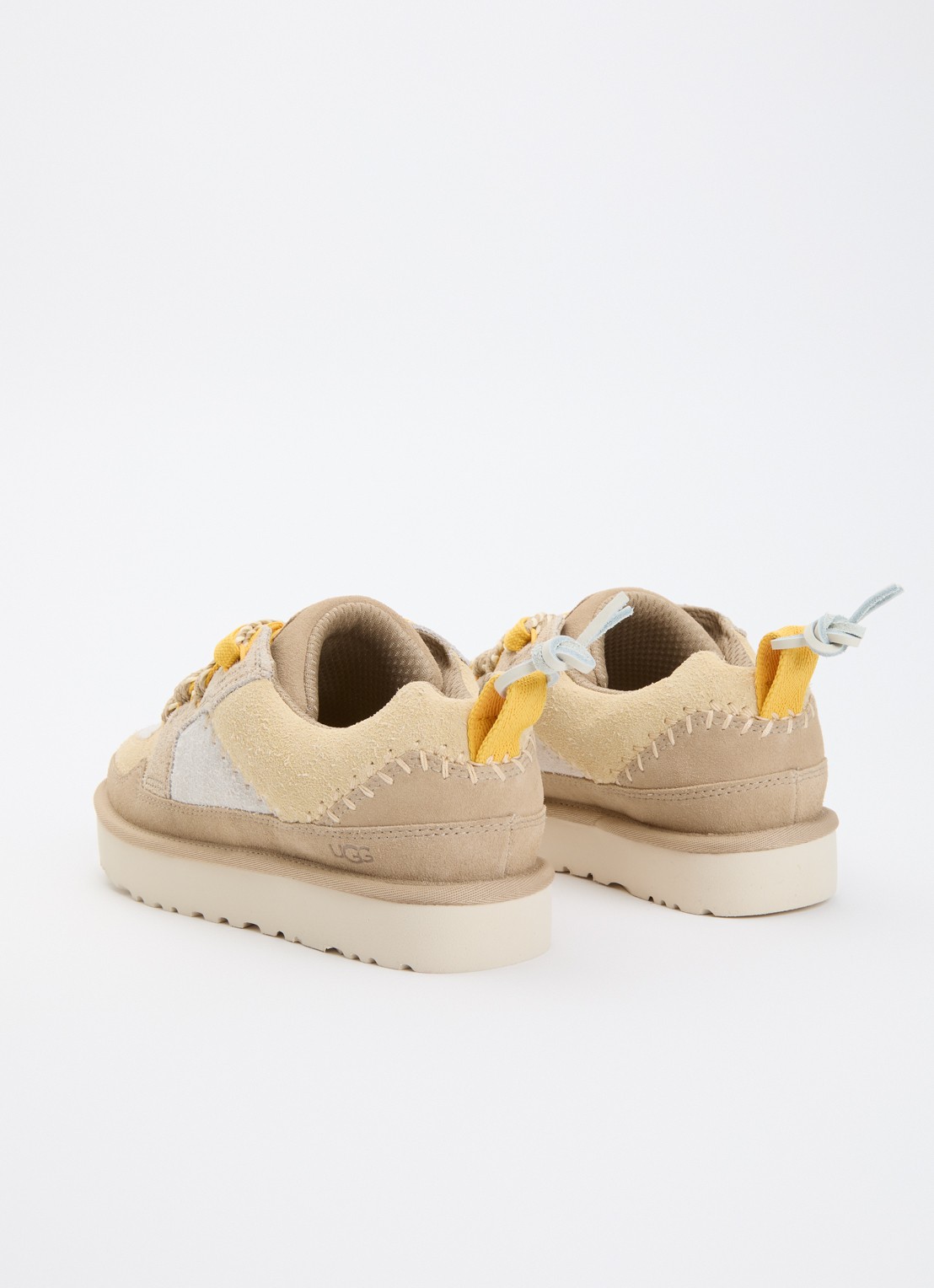 UGG Lowmel Biarritz sneaker van suède  - achterkant lichtbruin