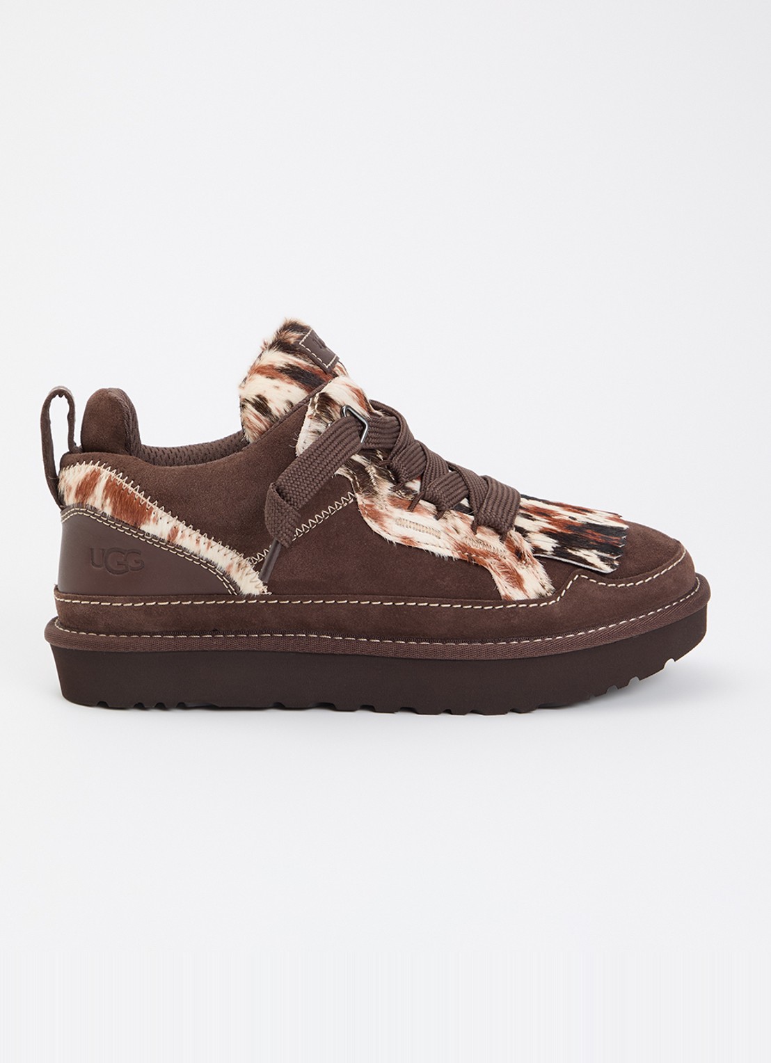 UGG Lowmel Western sneaker van suède met details van ponyhair - voorkant donkerbruin