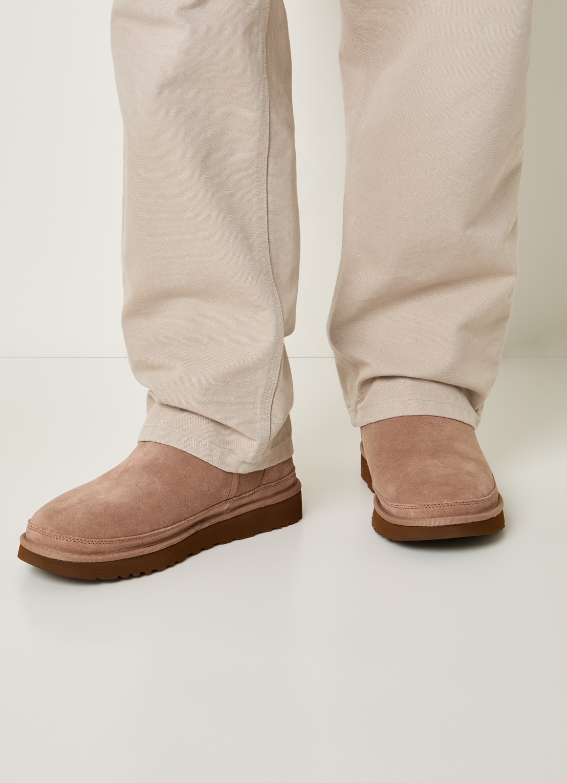 UGG Neumel chelsea boot van suède  - voorkant 5 beige