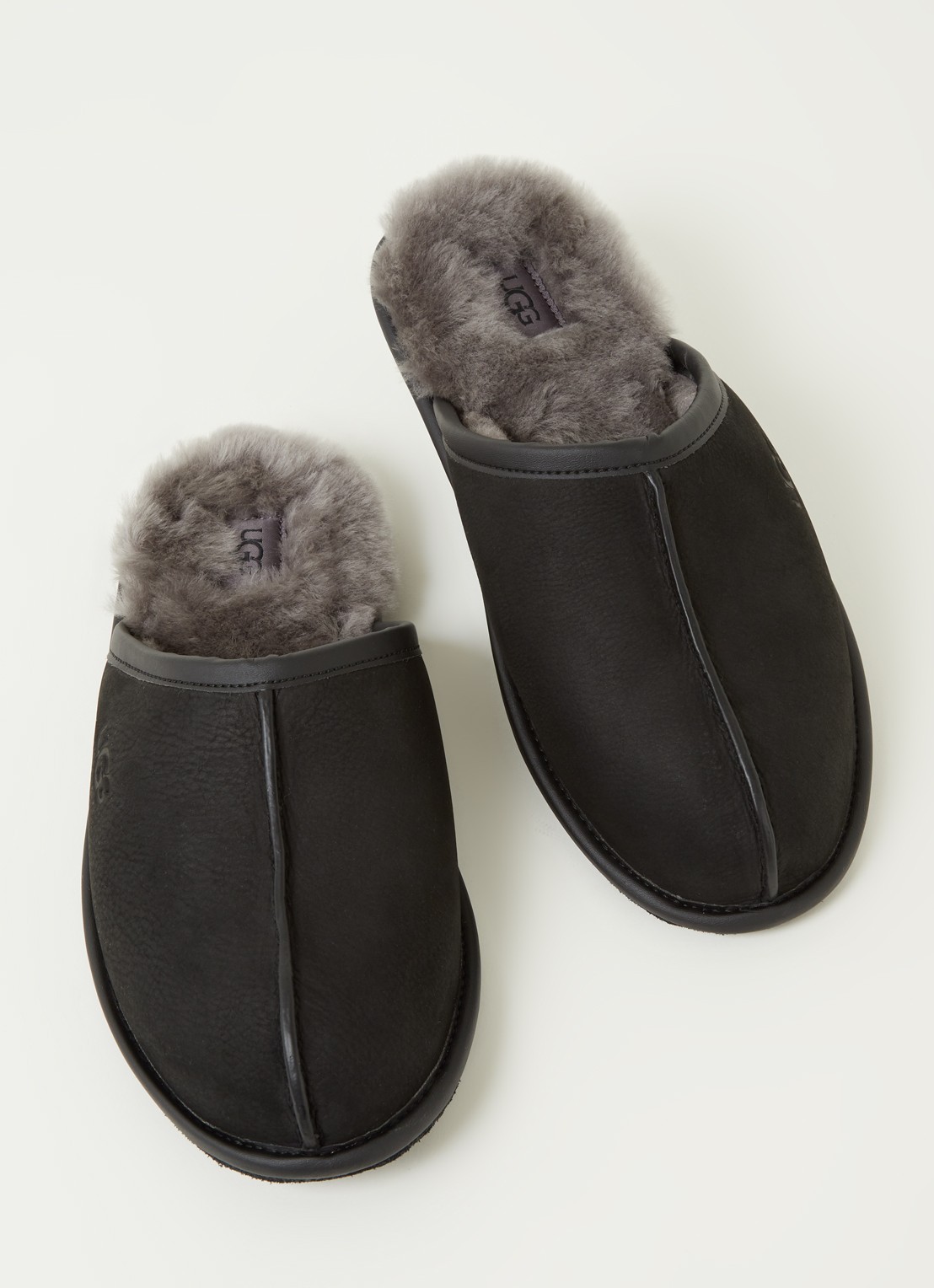 UGG Scuff pantoffel van leer met schapenvacht - detail 2 zwart
