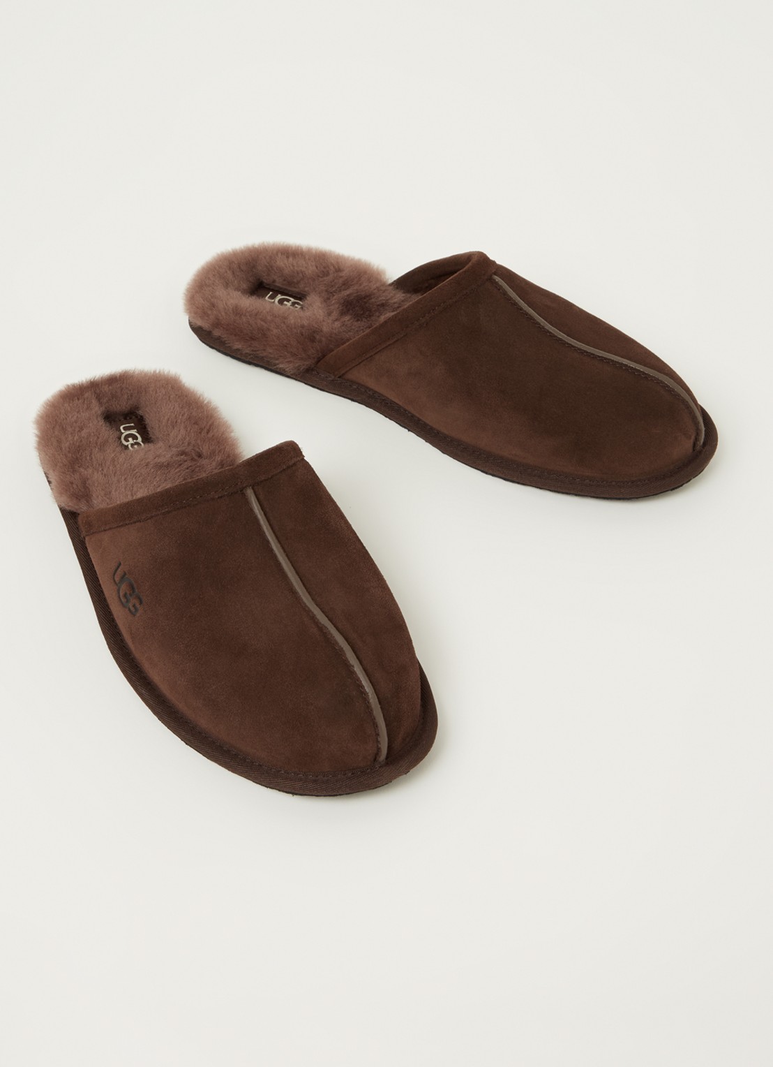UGG Scuff pantoffel van suède met schapenvacht - detail bruin