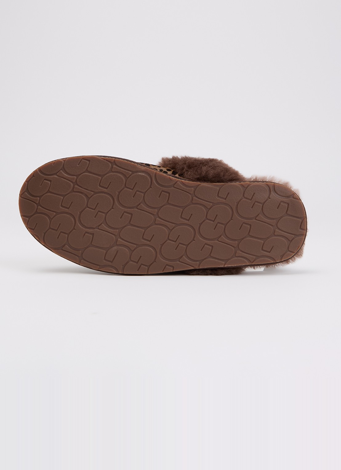 UGG Scuffette Caspian pantoffel van kalfsvacht met panterprint - detail 5 donkerbruin