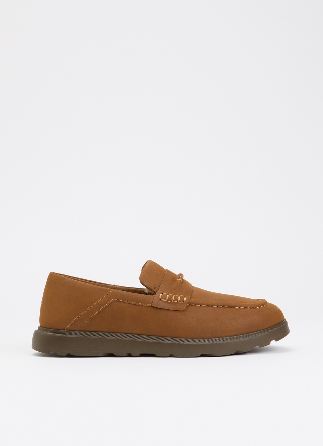 UGG Shep loafer van nubuck - voorkant 5 kastanjebruin