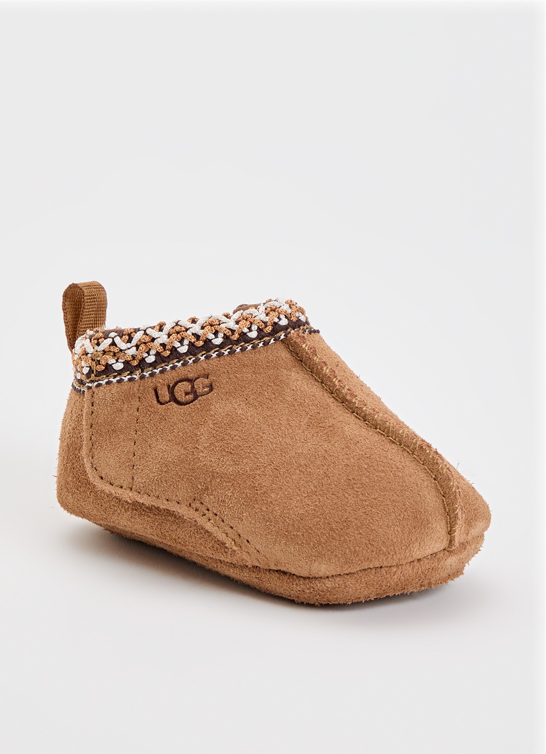 UGG Tasman babyschoentje van suède met logo - voorkant 2 cognac