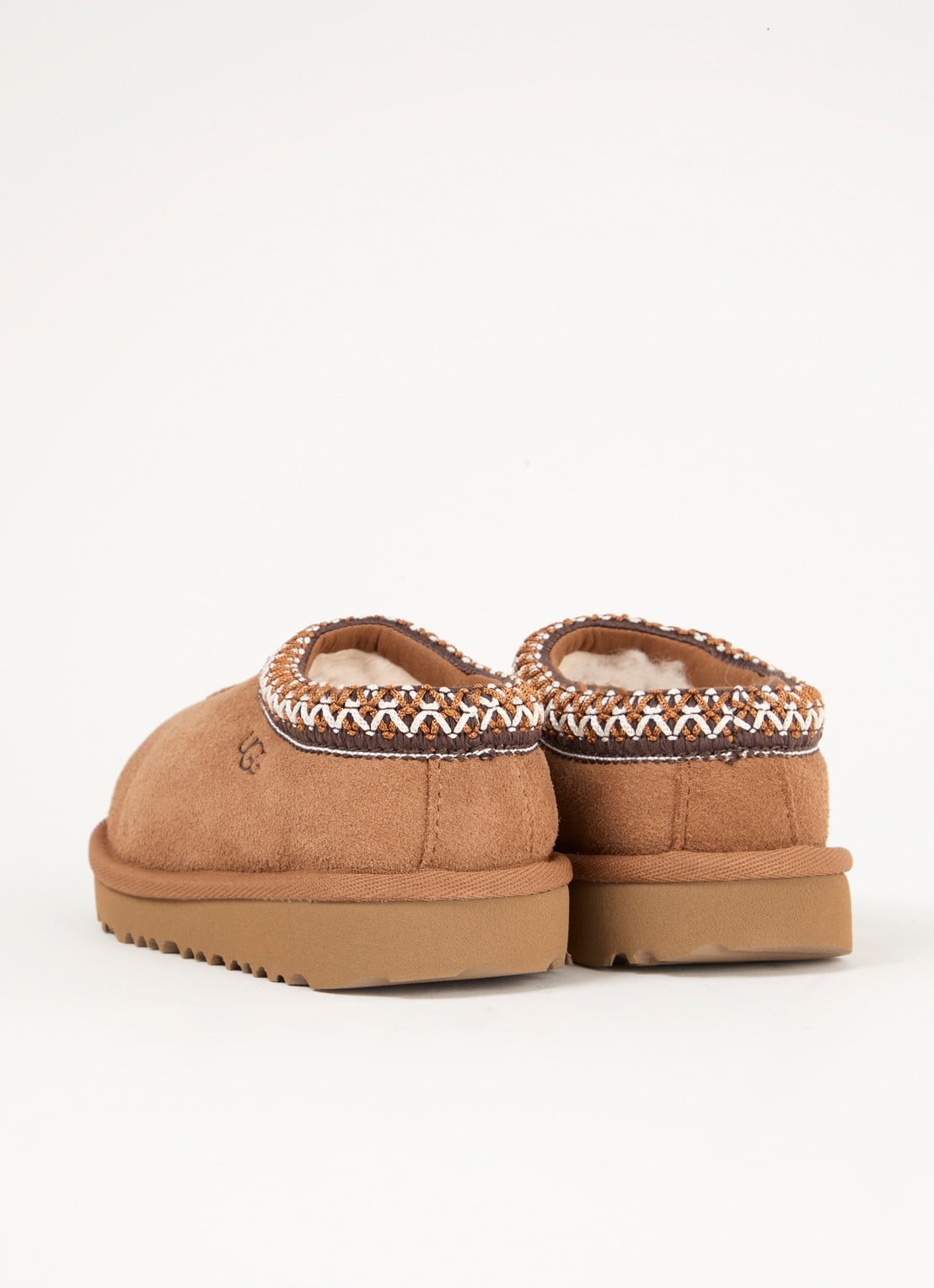 UGG Tasman instapper van suède met schapenwol - achterkant 6 camel