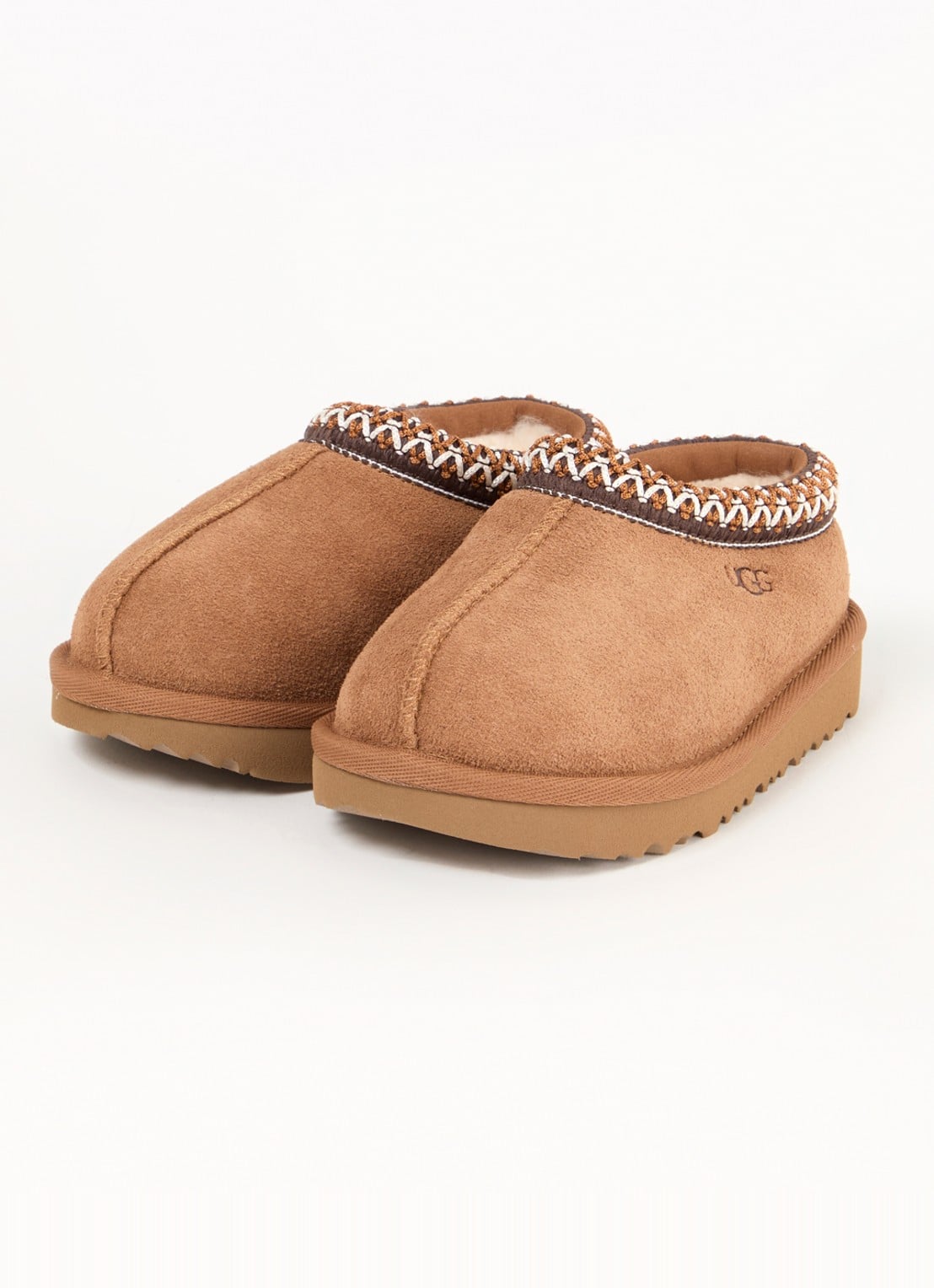 UGG Tasman instapper van suède met schapenwol - voorkant 4 camel