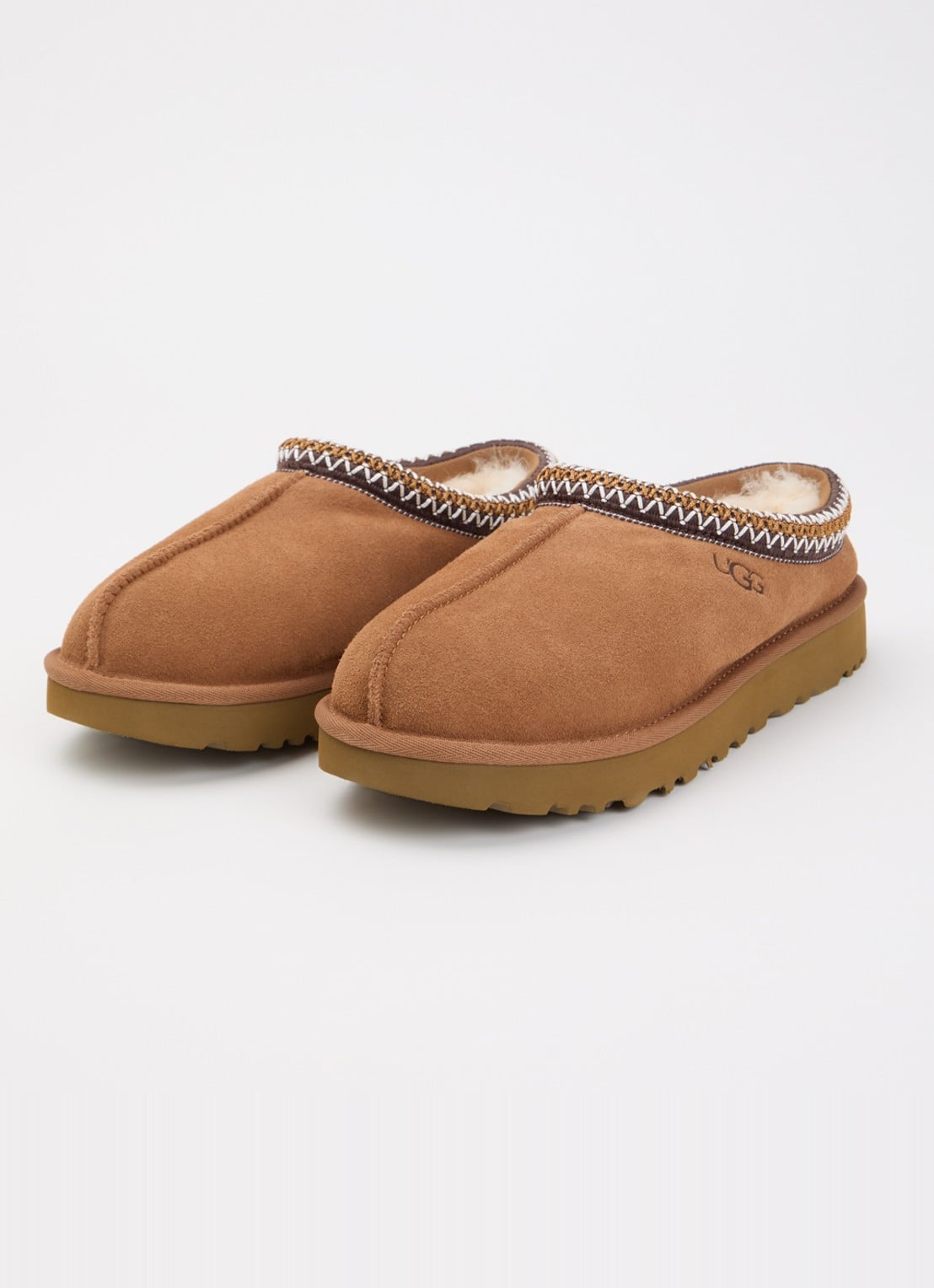 UGG Tasman ll instapper van suède - detail kastanjebruin