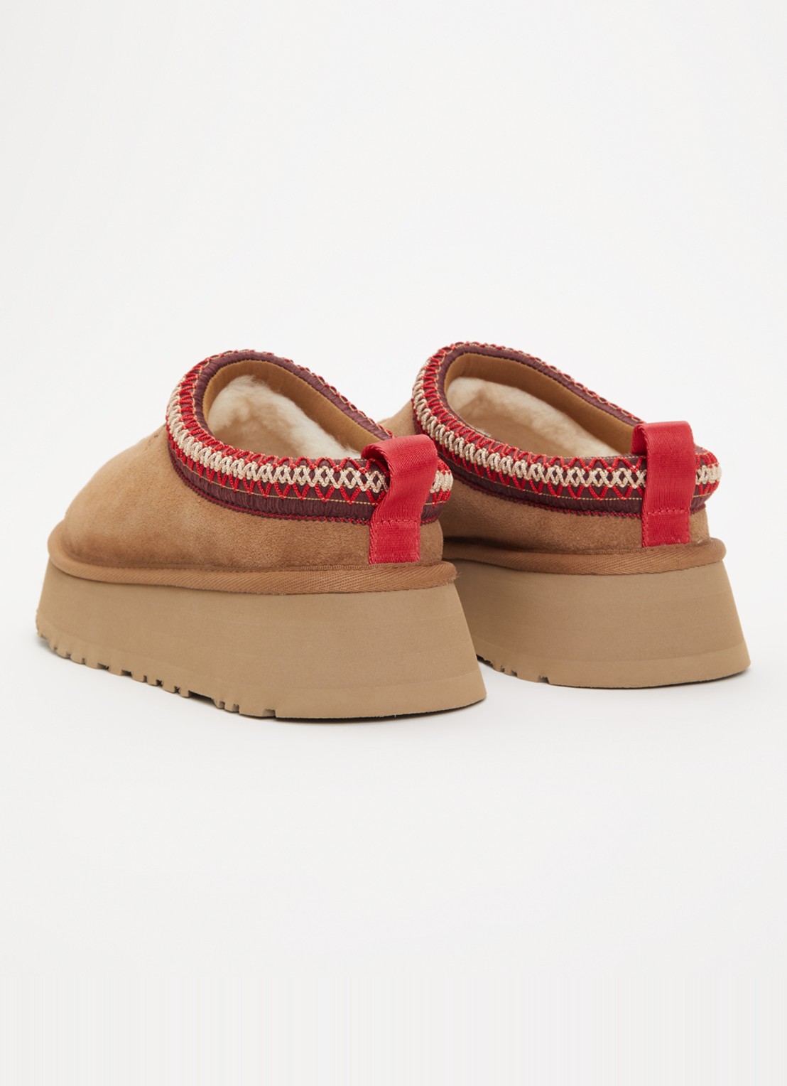 UGG Tazz ll instapper met plateauzool - achterkant hazelnootbruin
