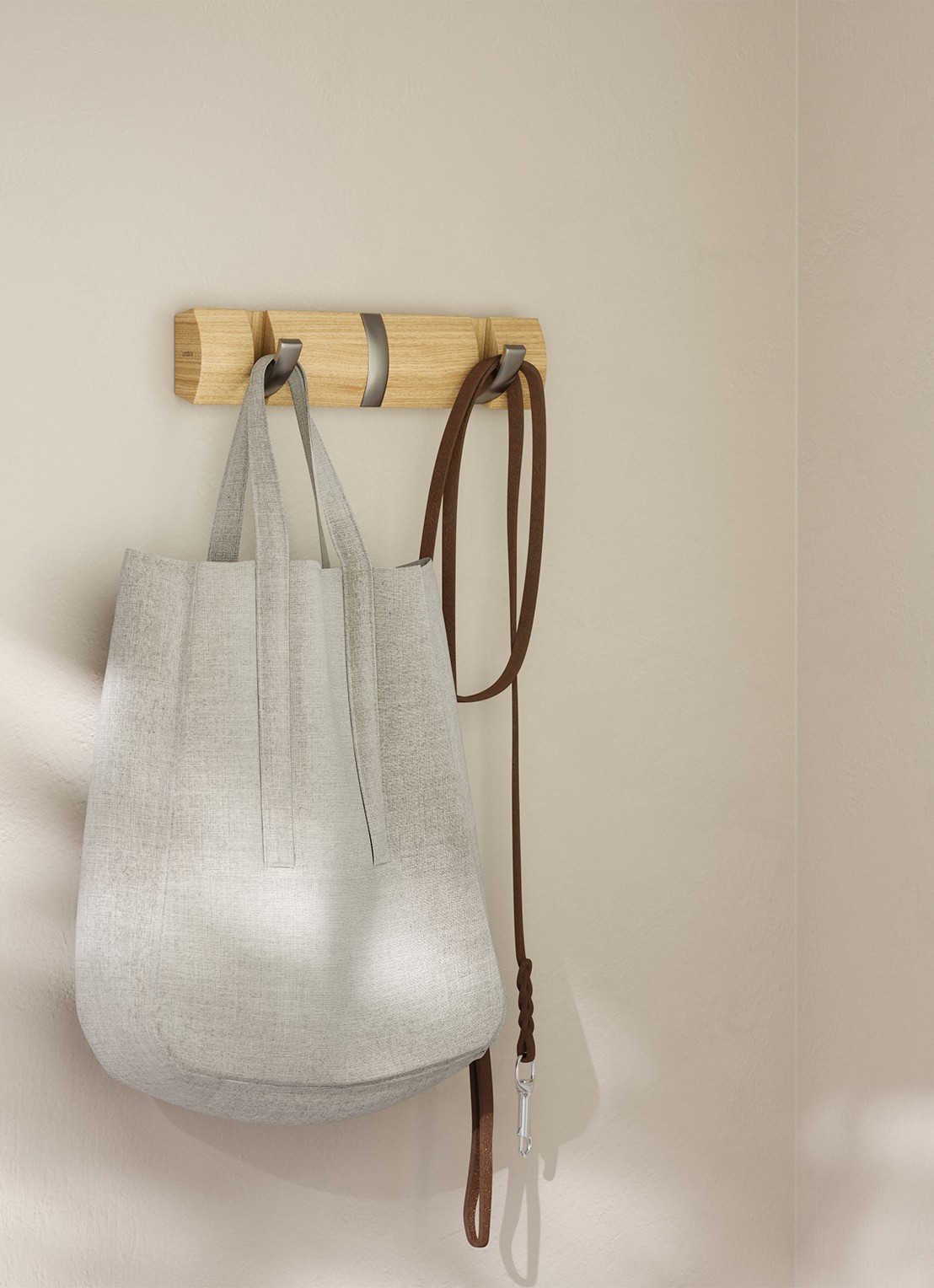 Umbra Flip 3 wandhaak 30 x 6 cm - achterkant beige