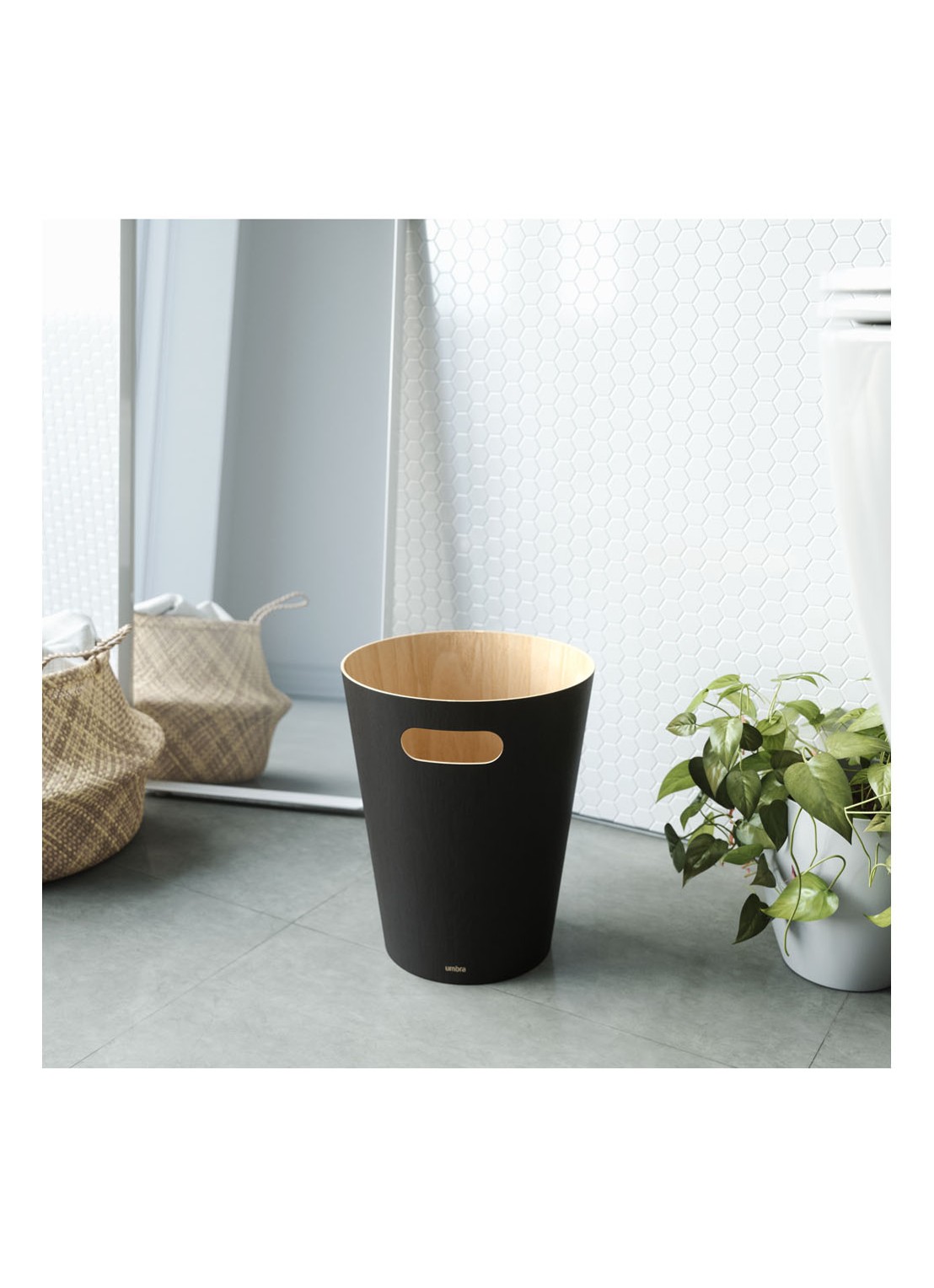 Umbra Woodrow prullenbak 7,5 liter - detail 4 zwart
