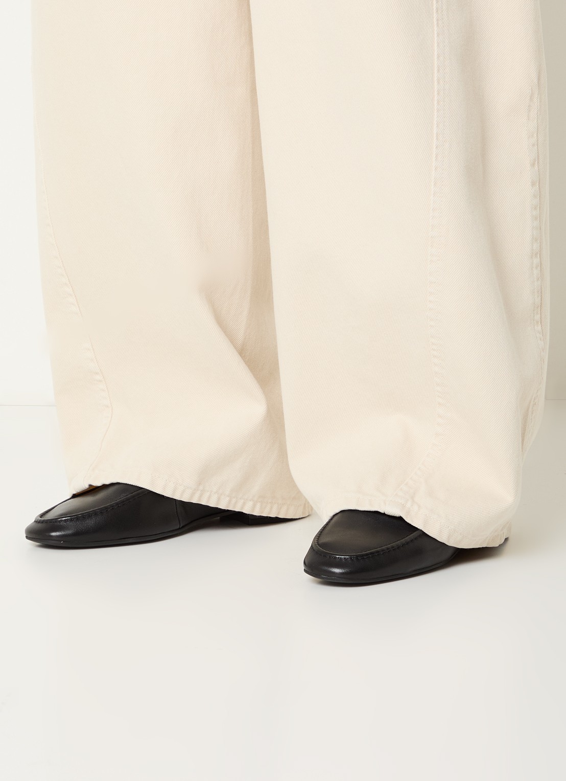 Unisa Belgi loafer van leer - voorkant 3 zwart