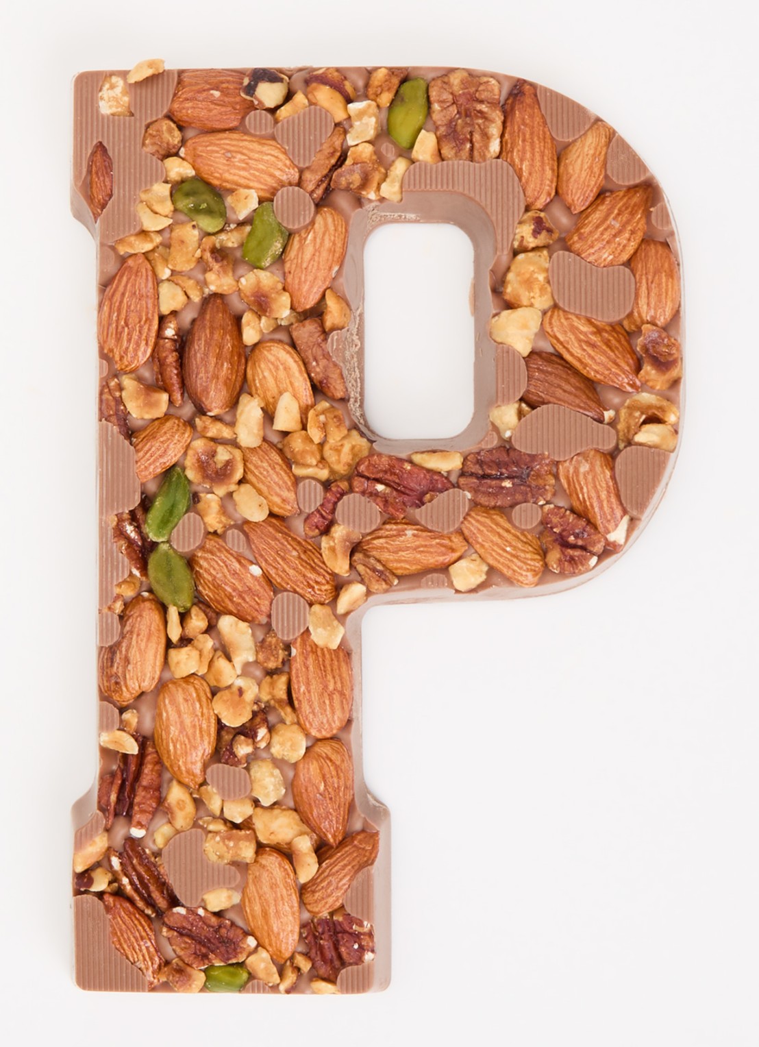 Urban Cacao Melk chocoladeletter met noten 180 gram - voorkant 2 p