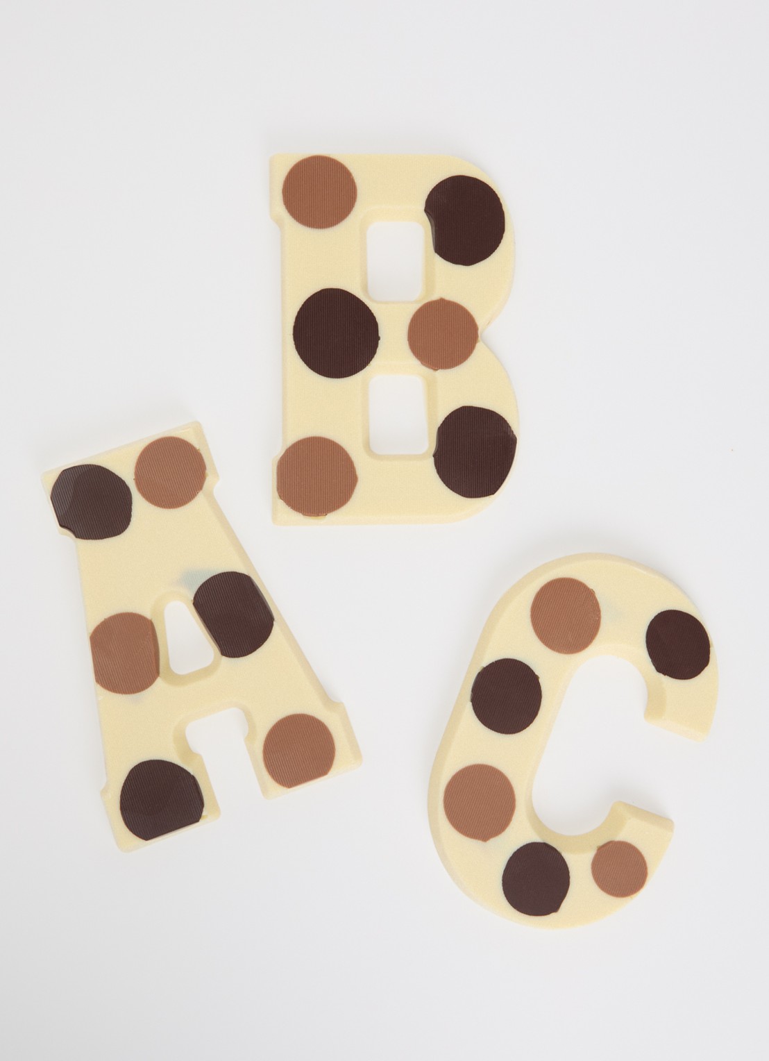 Urban Cacao Witte chocoladeletter gevlekt 200 gram - detail a