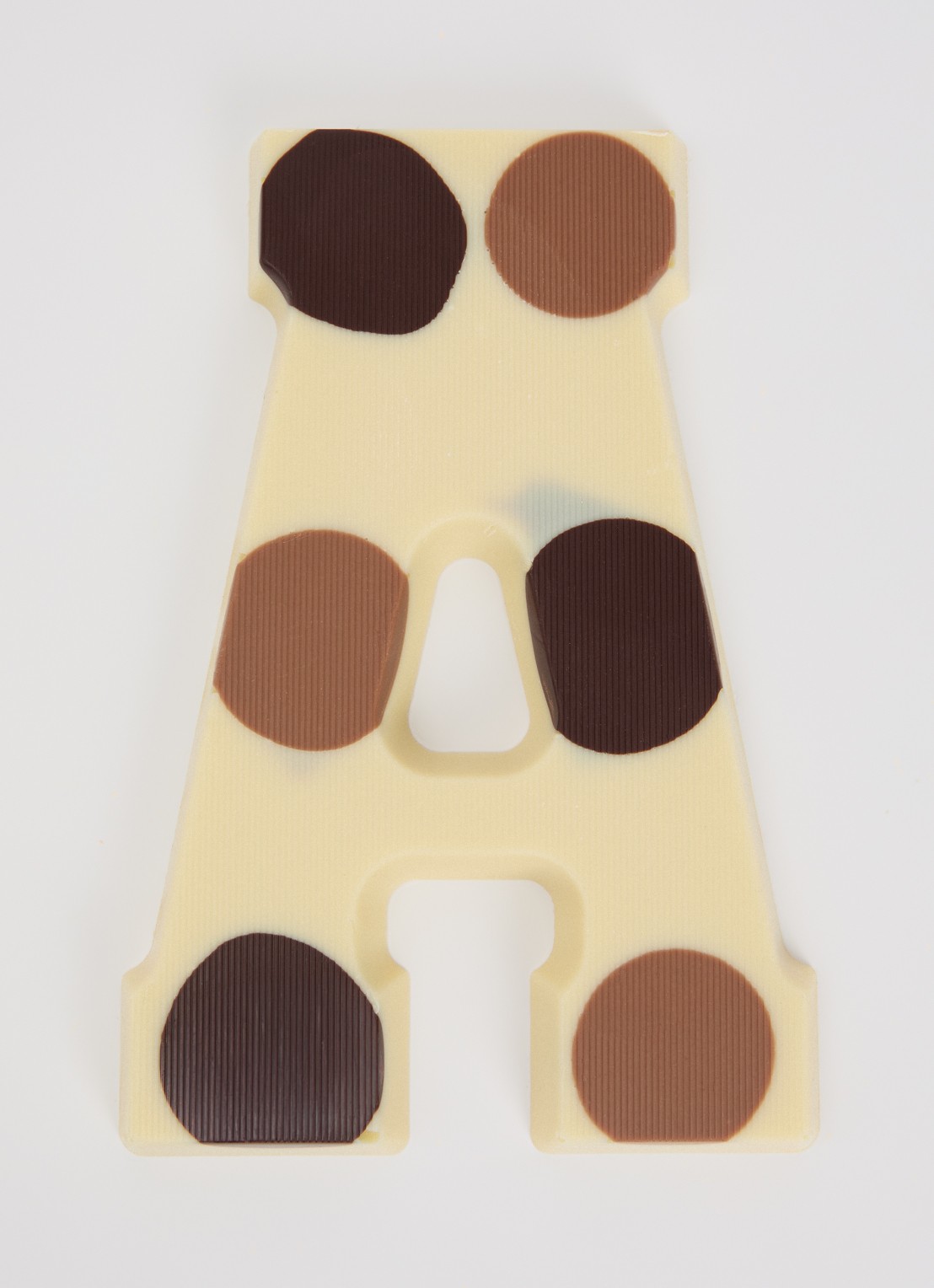 Urban Cacao Witte chocoladeletter gevlekt 200 gram - voorkant 3 a